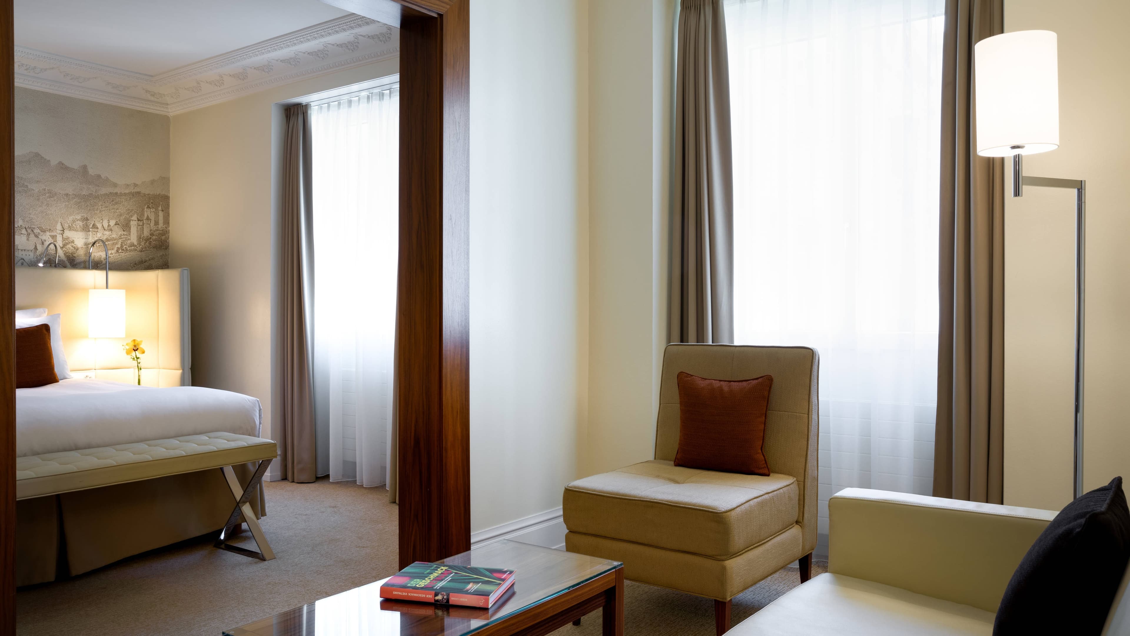 Renaissance Lucerne Hotel - Image 2