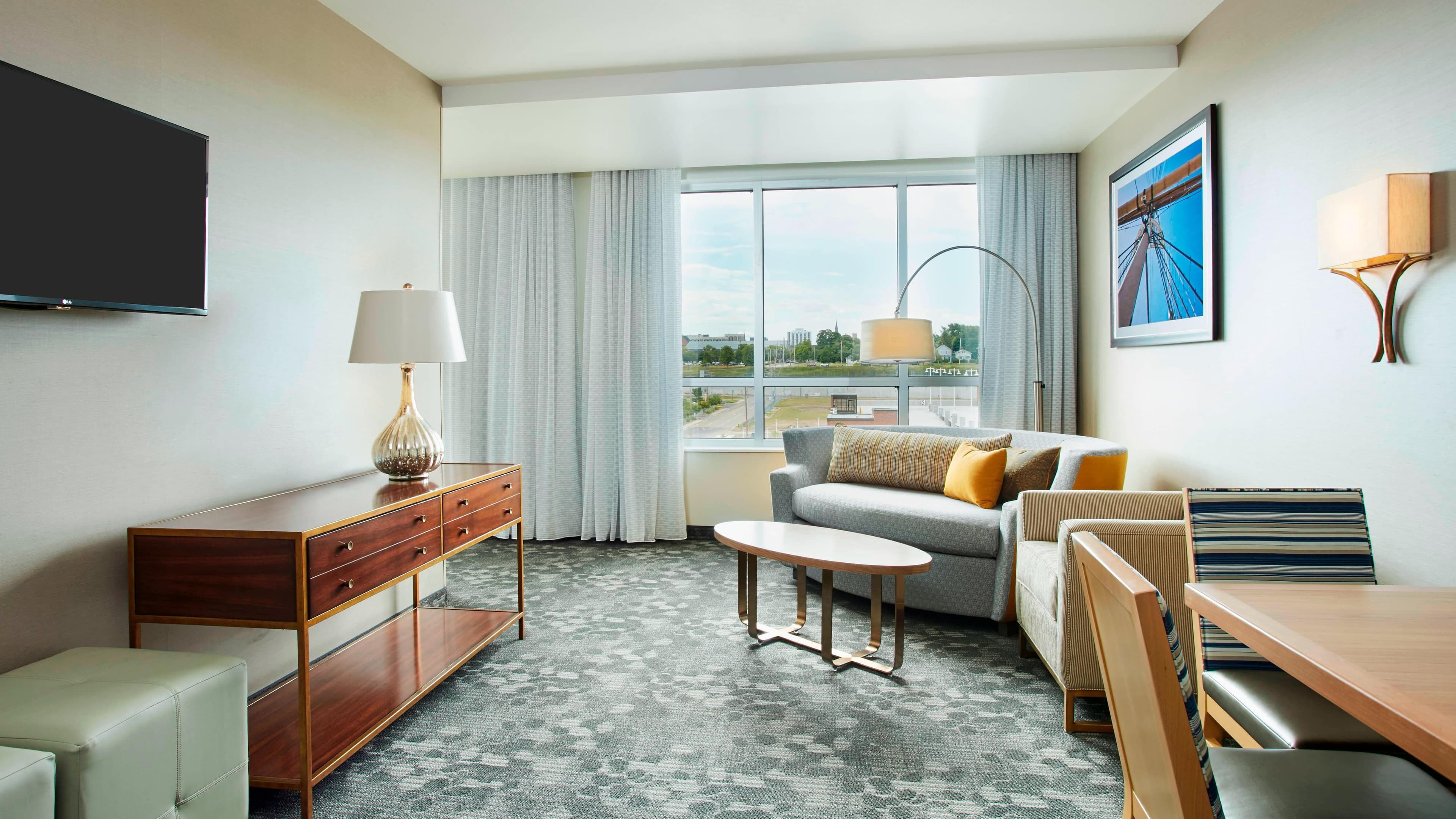 Courtyard Erie Bayfront — 28