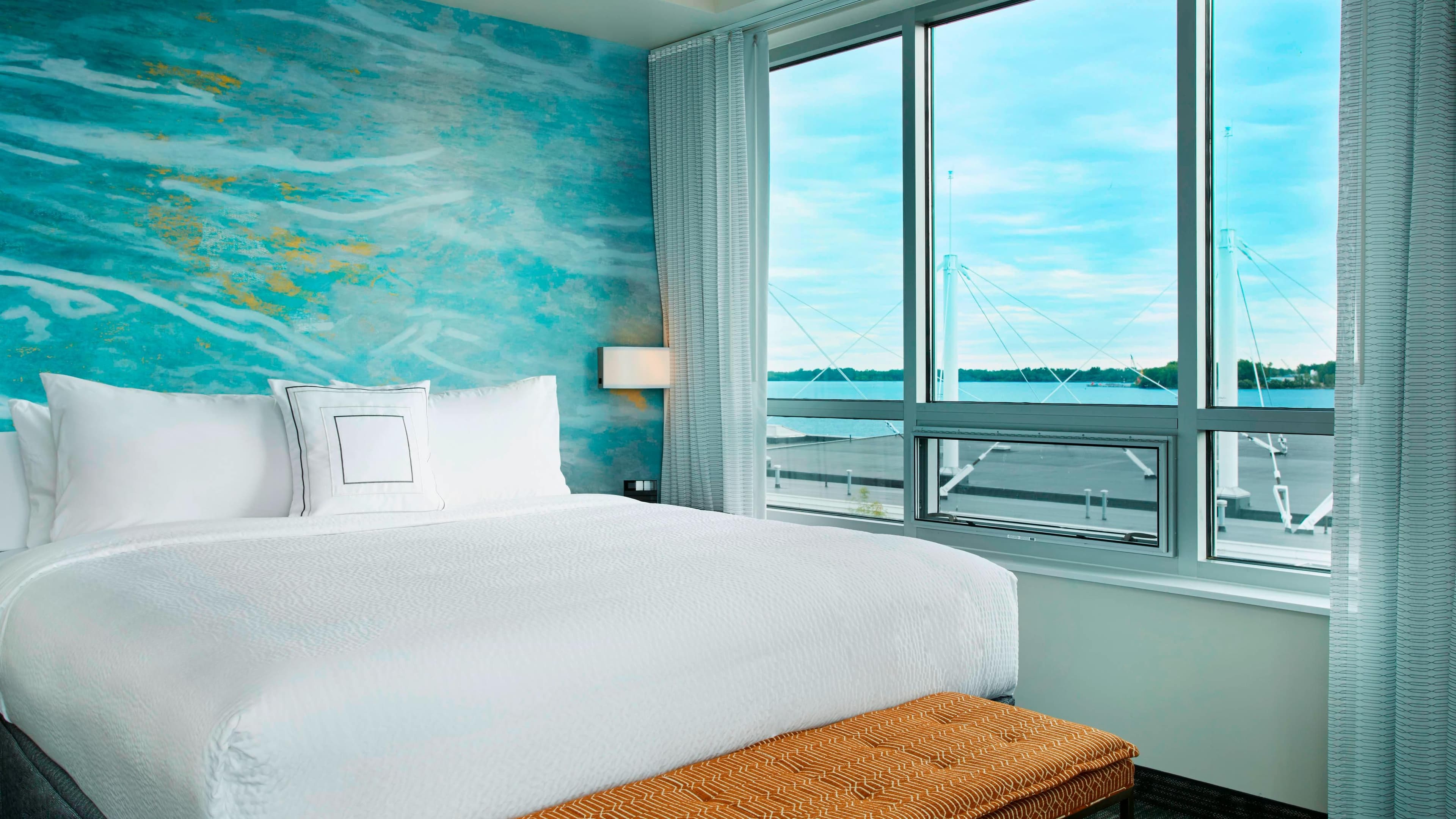 Courtyard Erie Bayfront — 29