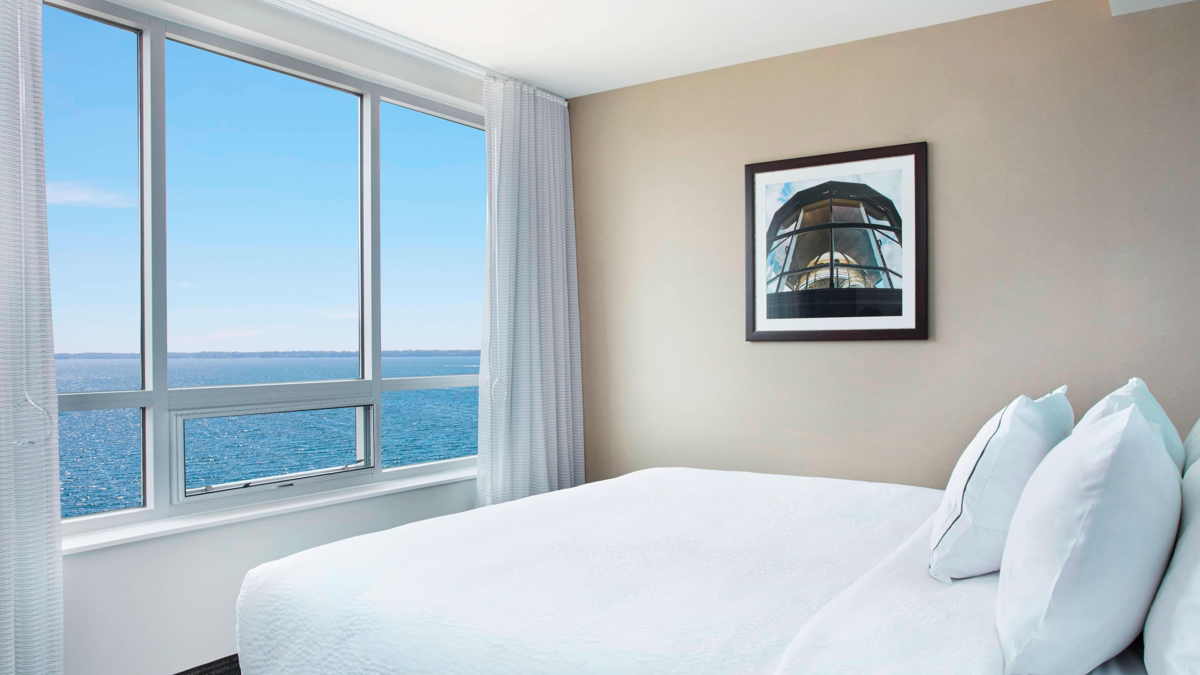Courtyard Erie Bayfront — 44
