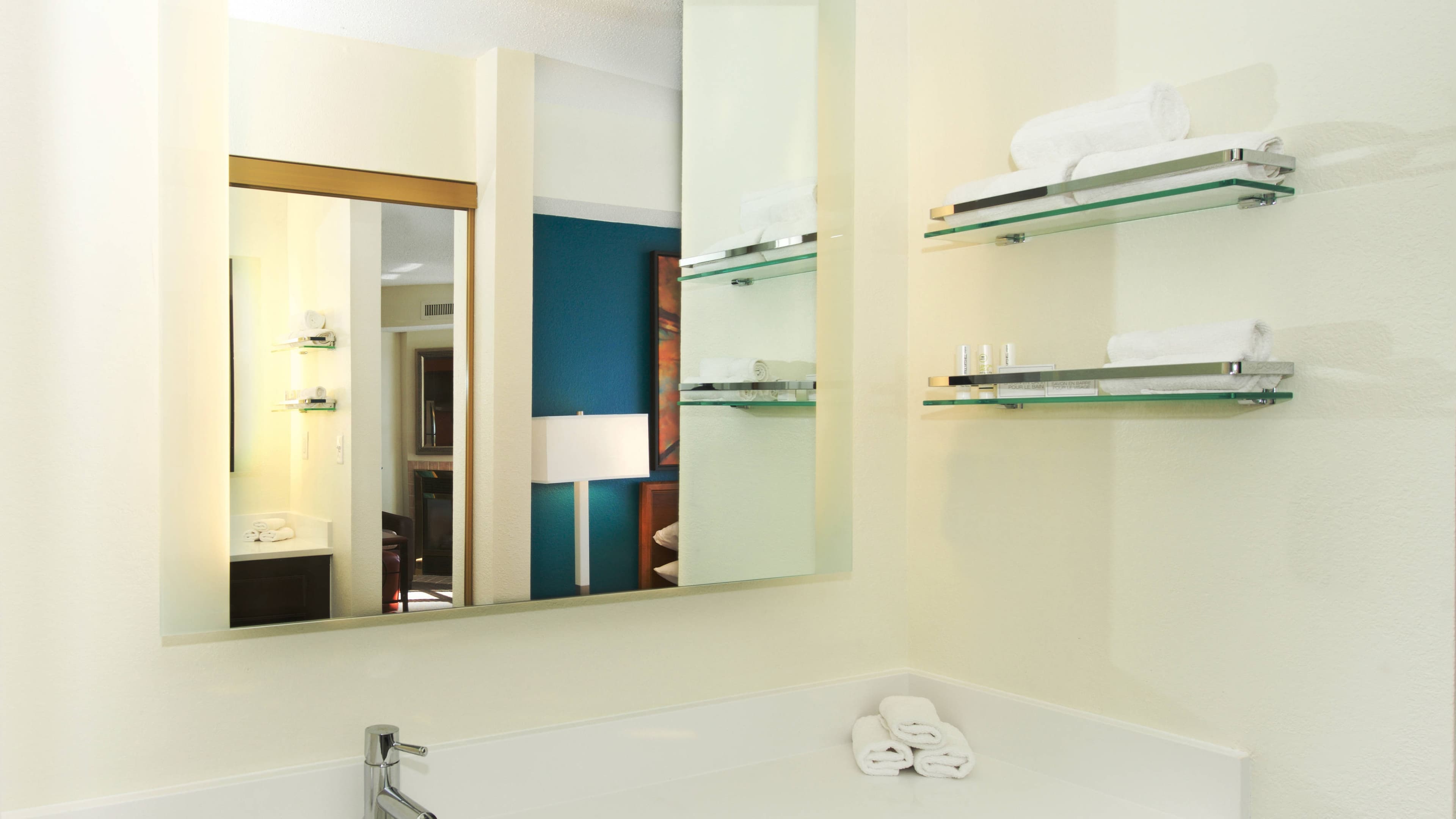 1 Bedroom Suite - Image 8