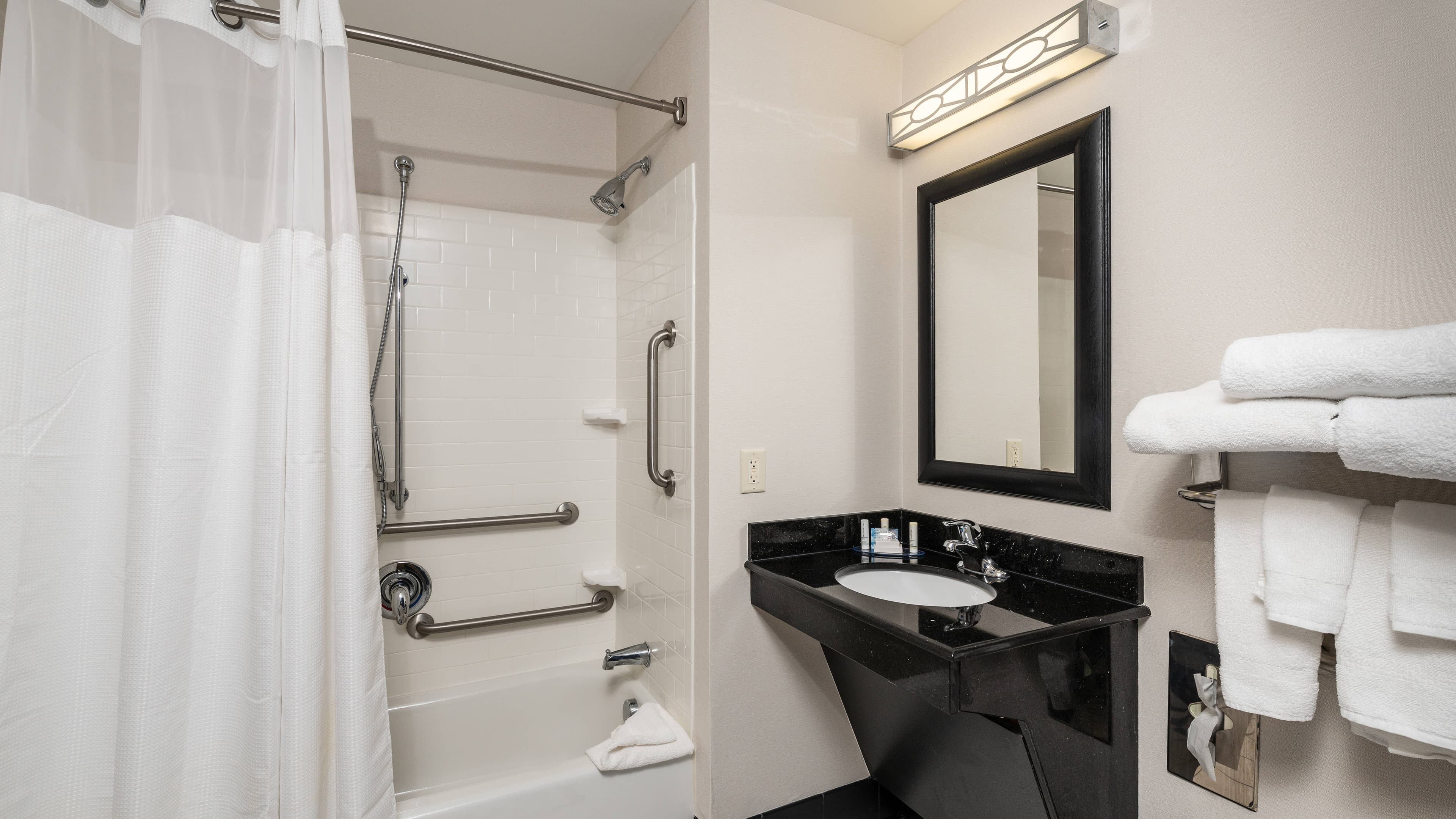 Fairfield Inn & Suites New Bedford — 12