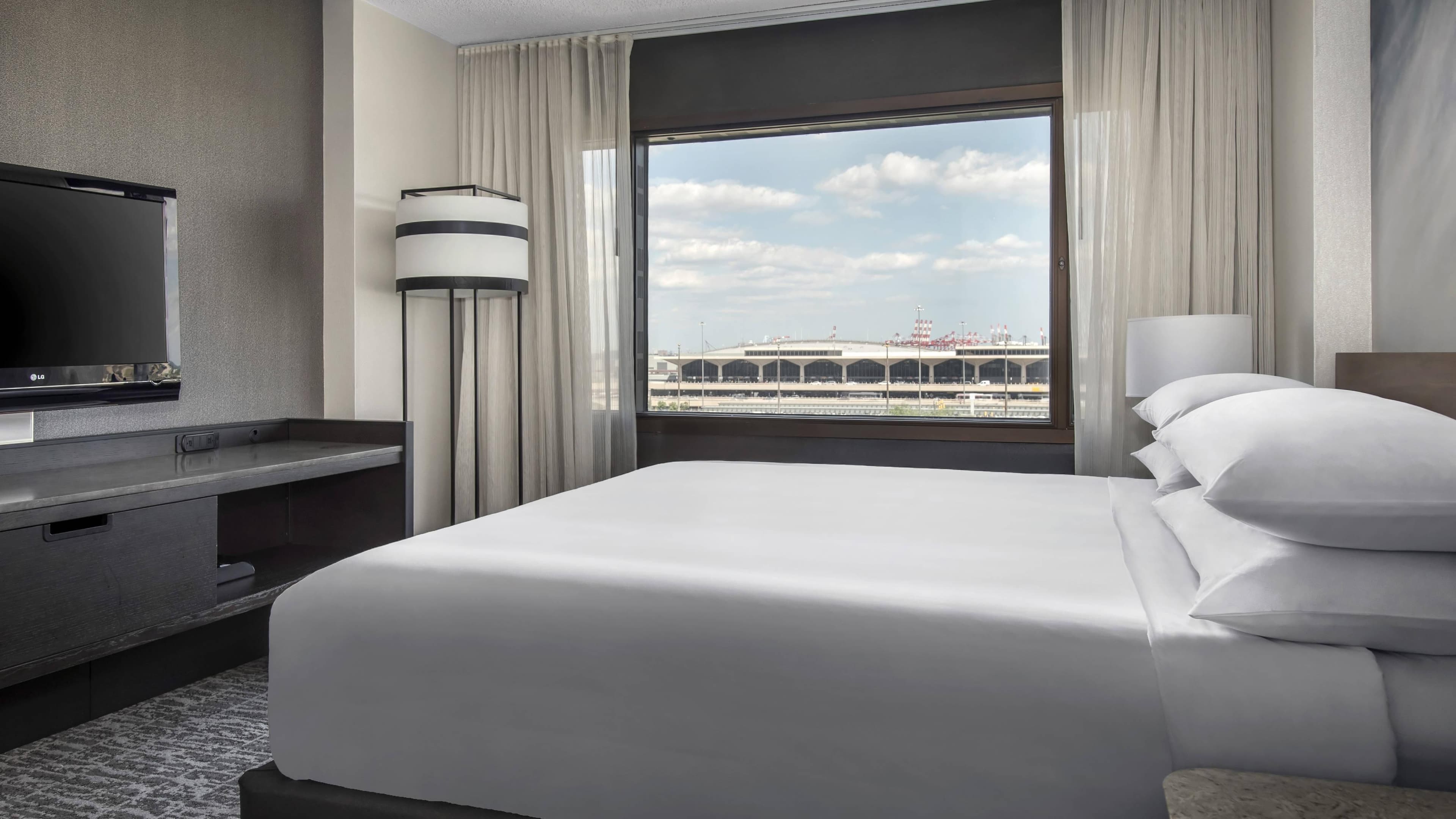 Newark Liberty International Airport Marriott — 32