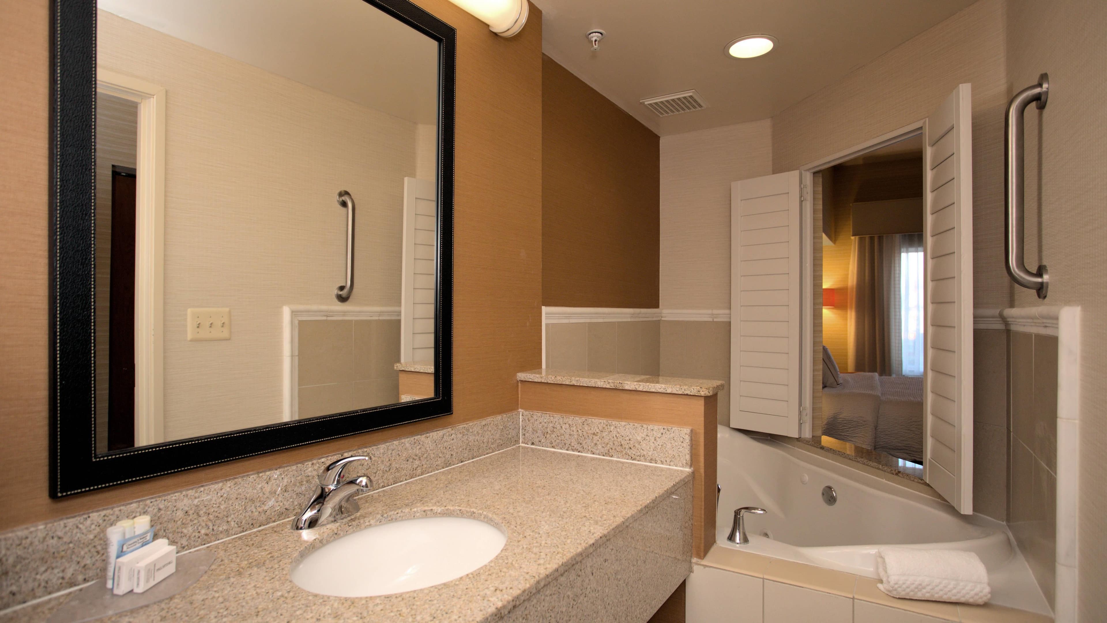 Fairfield Inn & Suites Edison-South Plainfield — 14