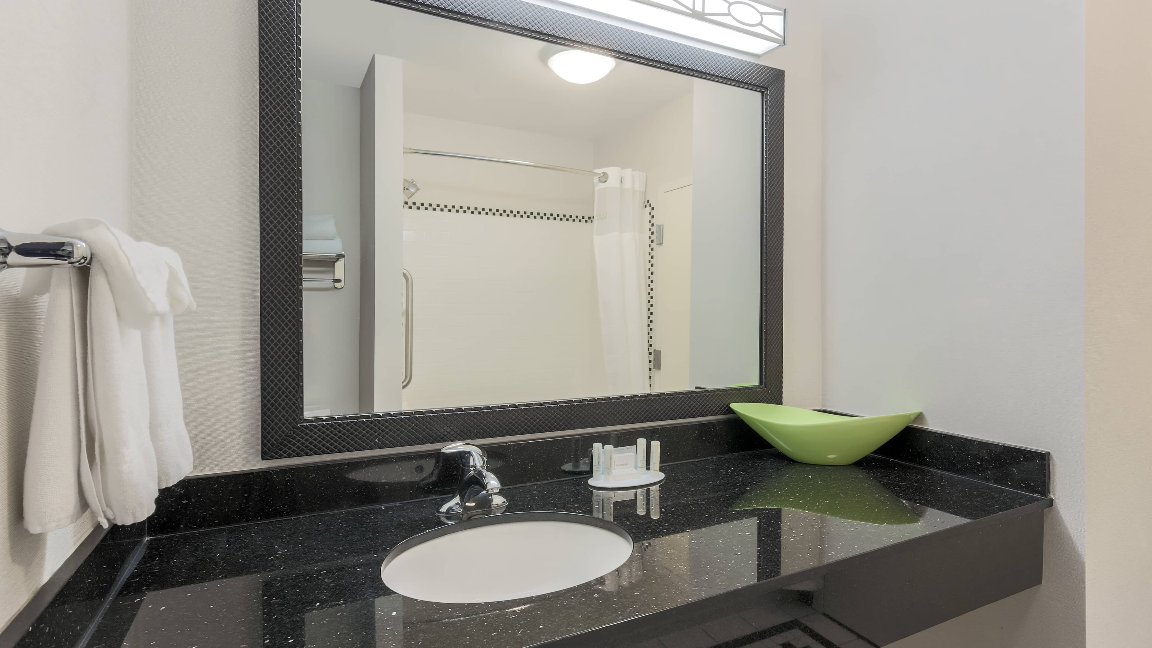 Fairfield Inn & Suites Mahwah - Image 4