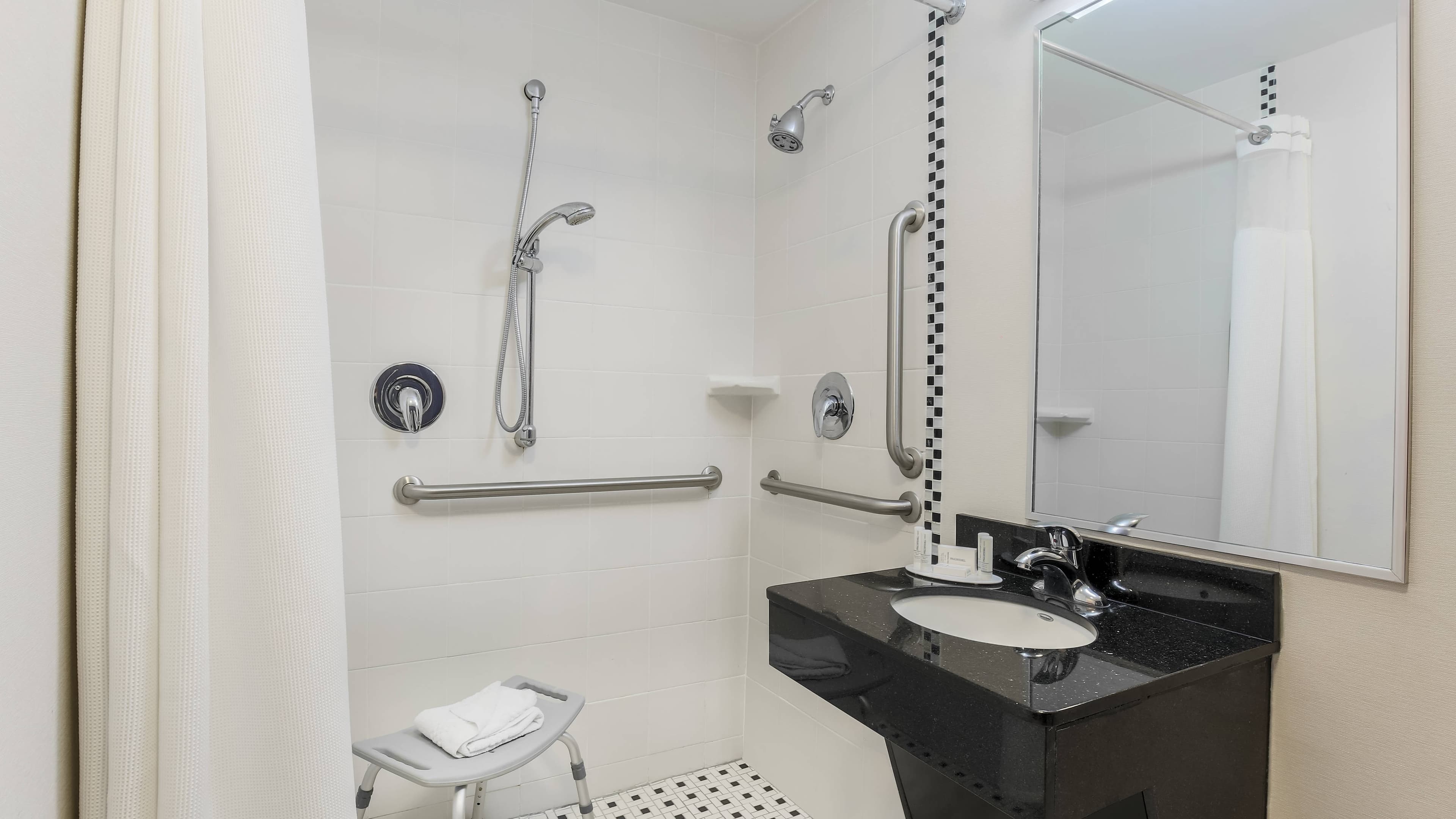 Fairfield Inn & Suites Mahwah - Image 5