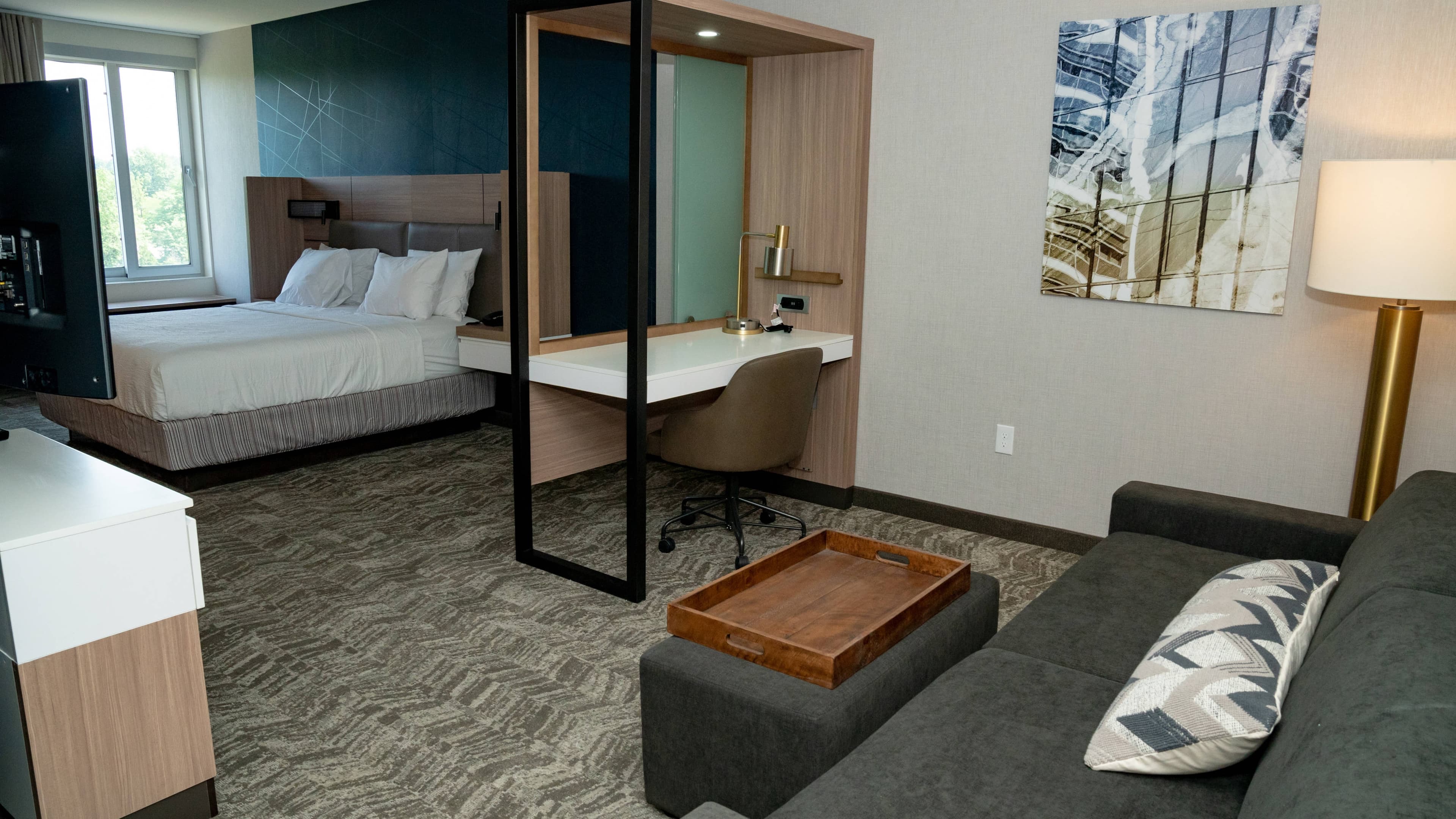 Suite - Image 1