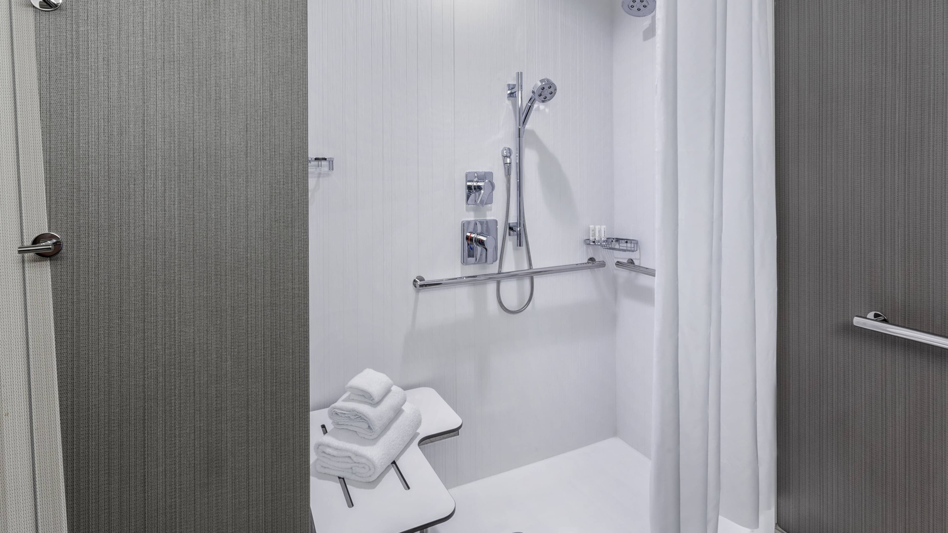 King Guest Room - Image 5