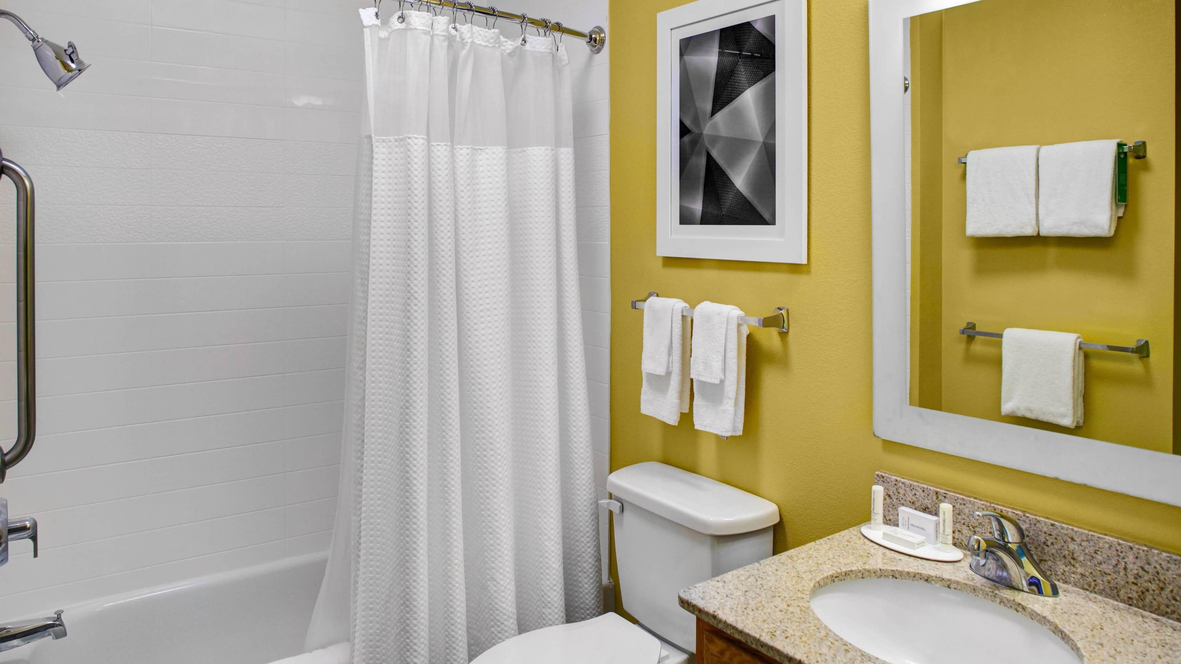 TownePlace Suites Fresno - Image 2
