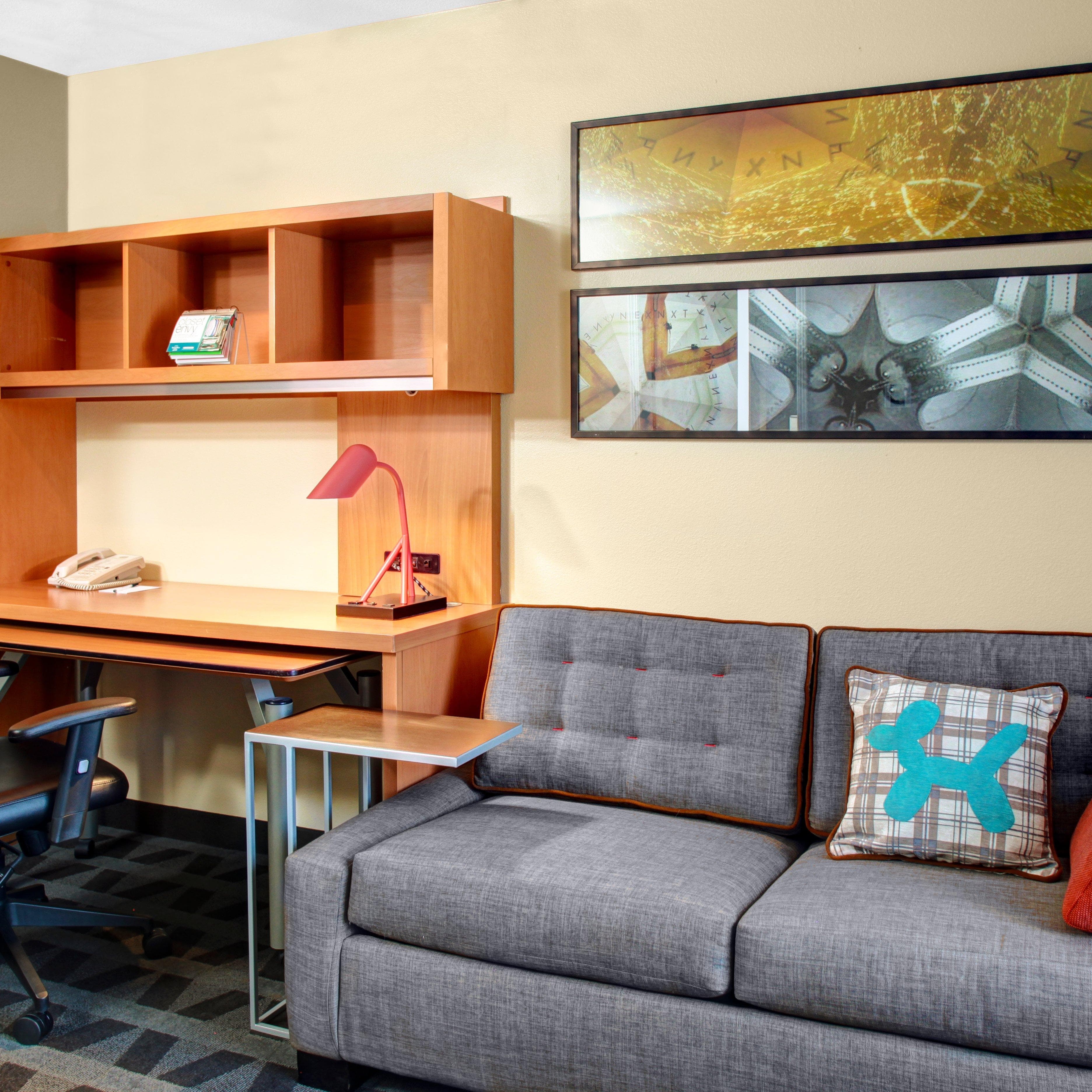 TownePlace Suites Fresno - Image 1