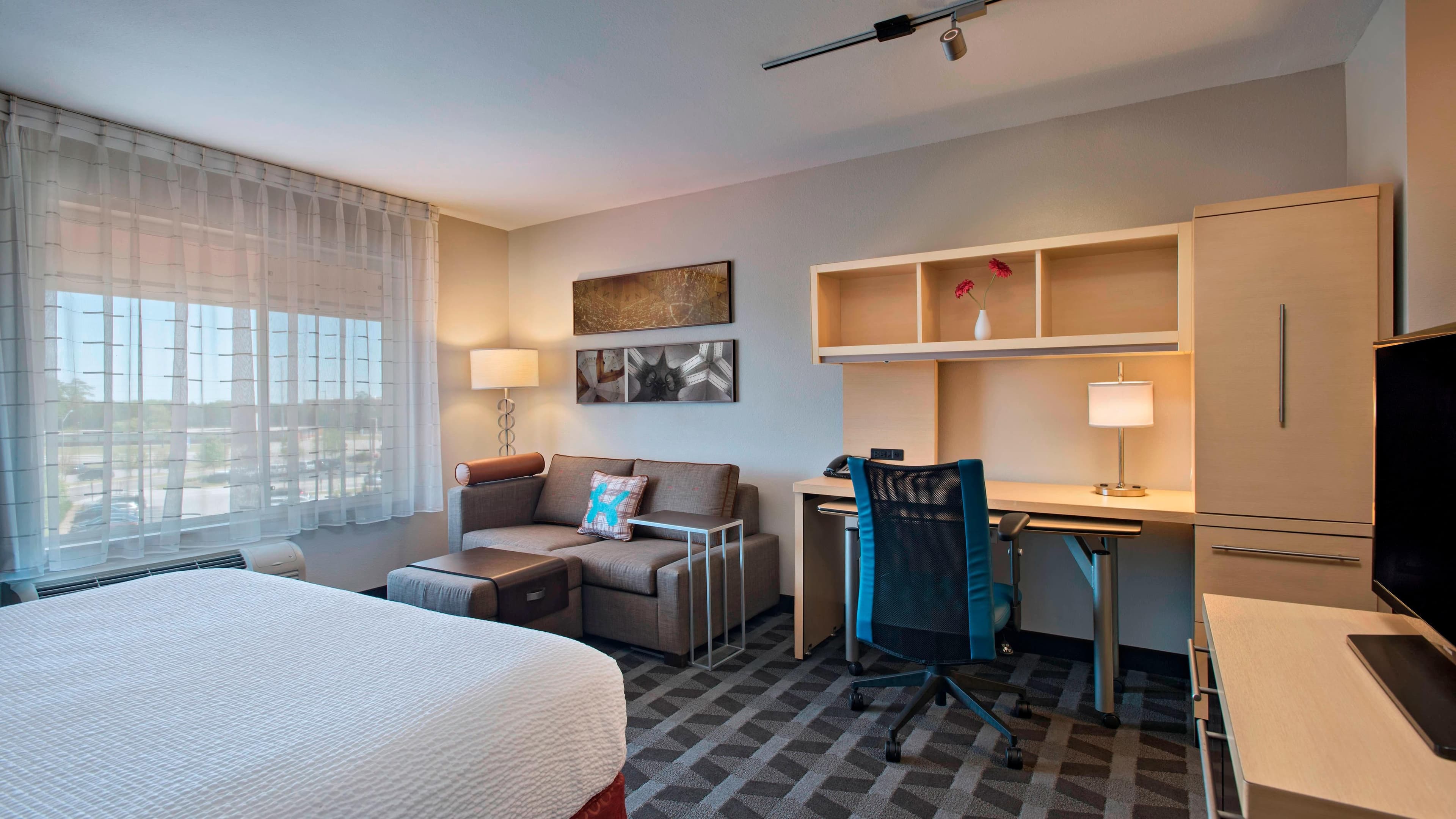 TownePlace Suites Fayetteville Cross Creek - Image 5