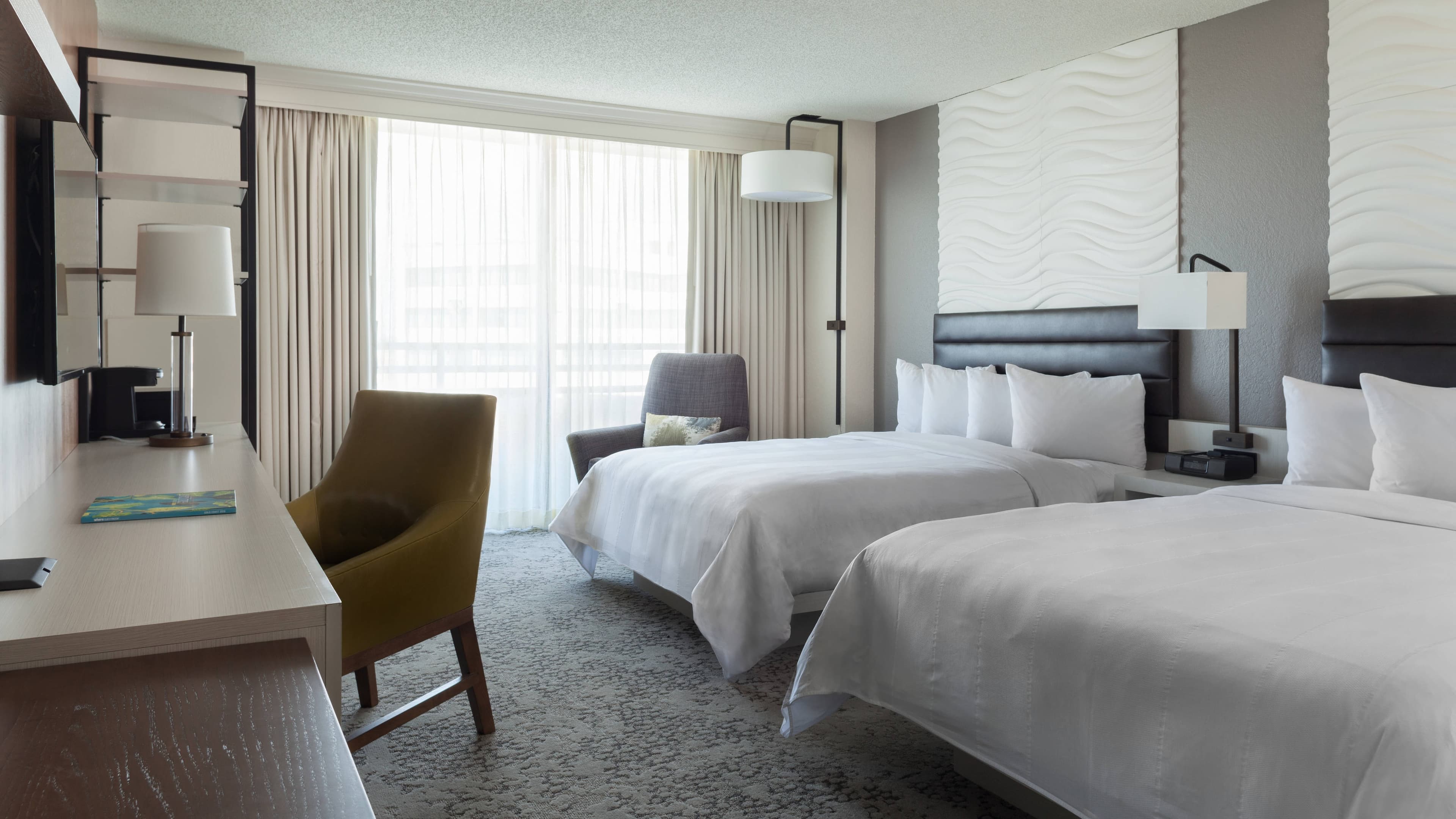 Holiday Inn Express Ft. Lauderdale Cruise-Airport - Image 4