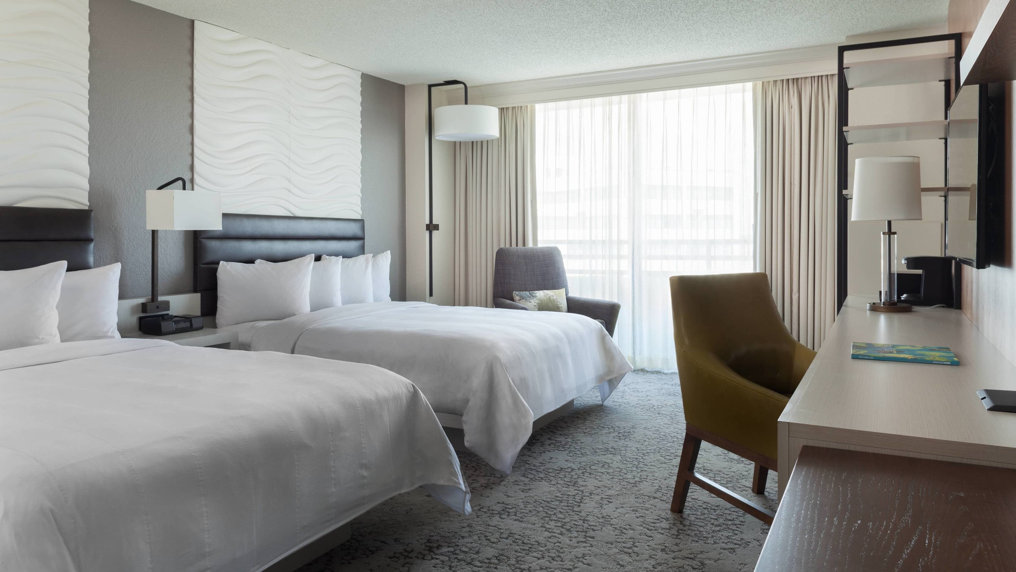 Holiday Inn Express Ft. Lauderdale Cruise-Airport - Image 3