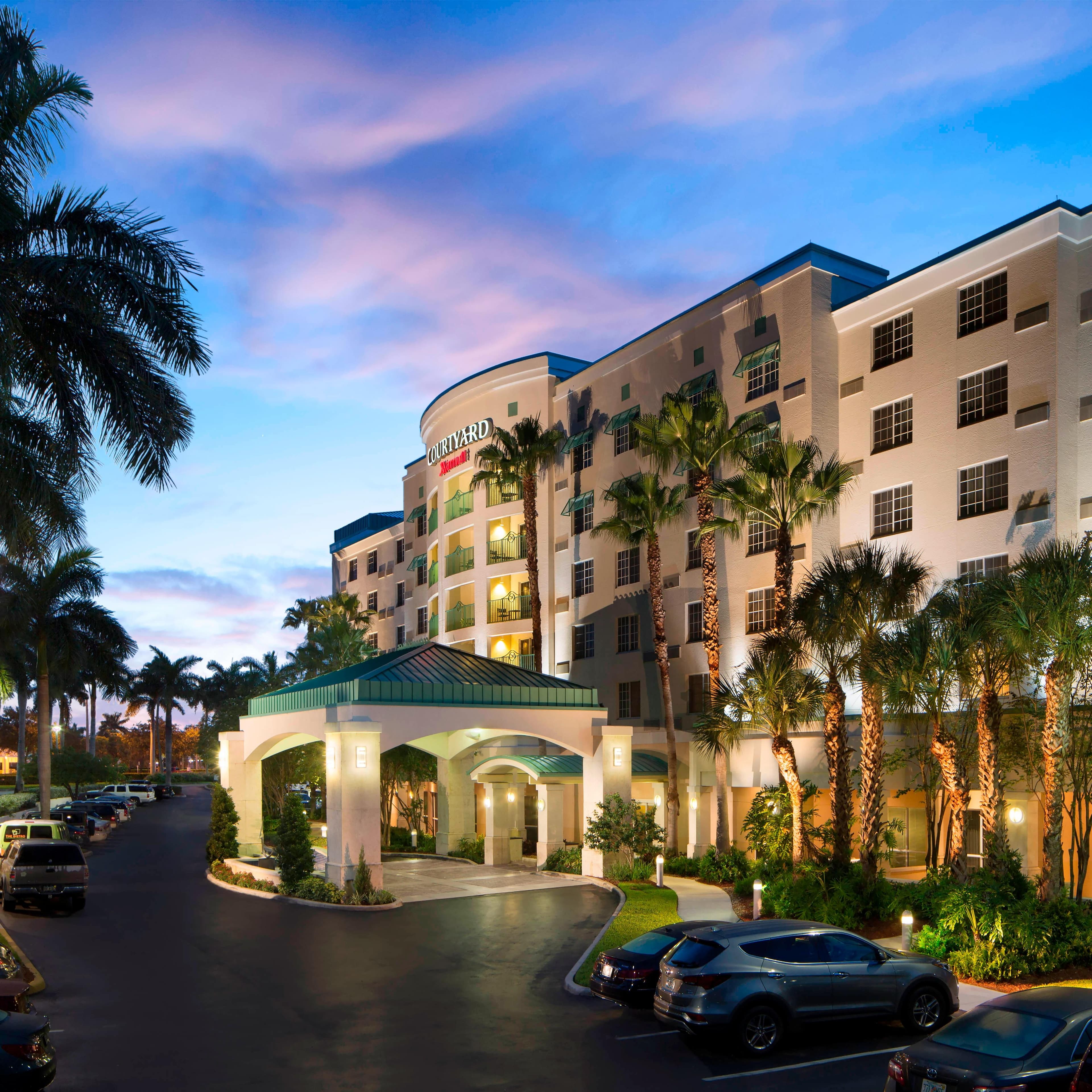 Courtyard Fort Lauderdale Airport & Cruise Port - Image 1