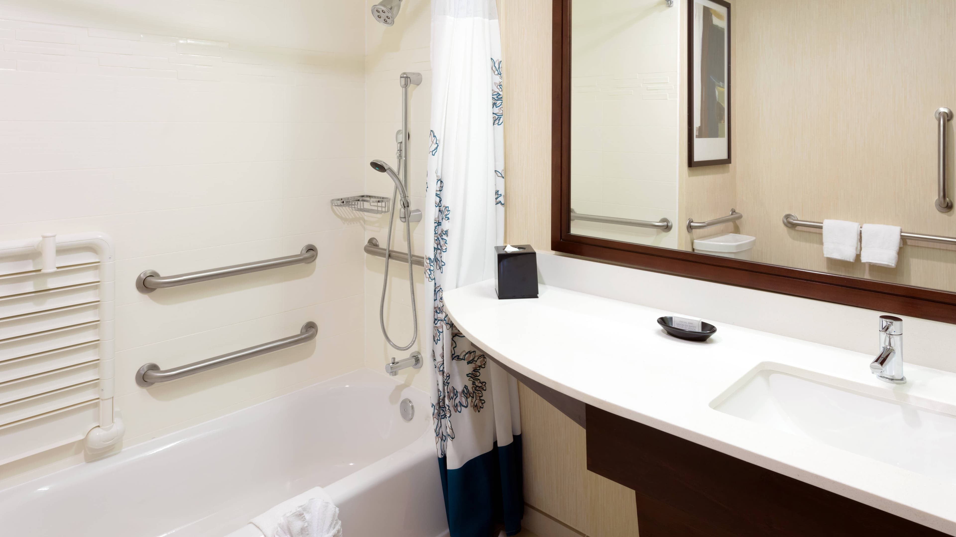 1 Bedroom Suite - Image 5