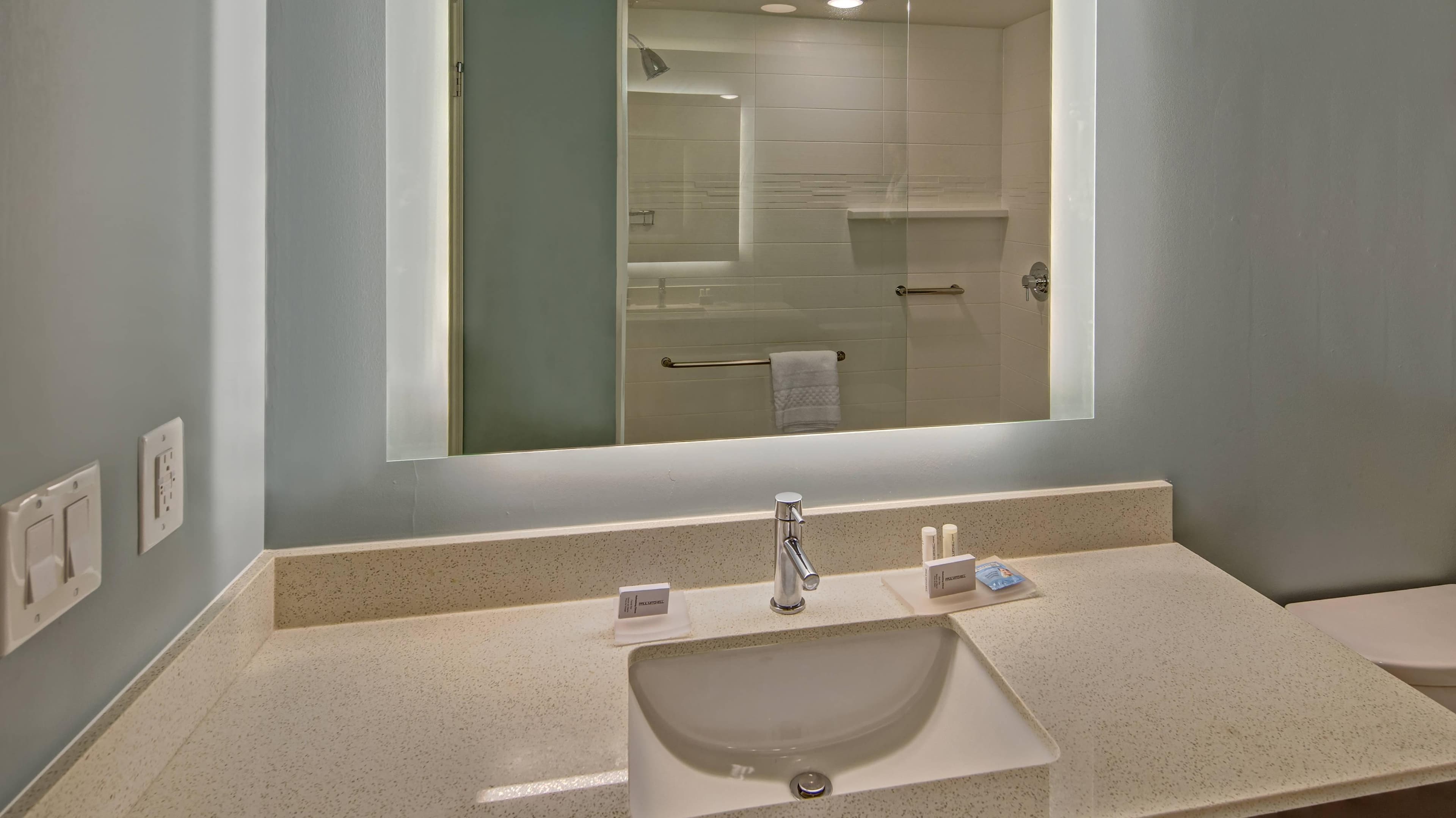 King Studio Suite - Image 6