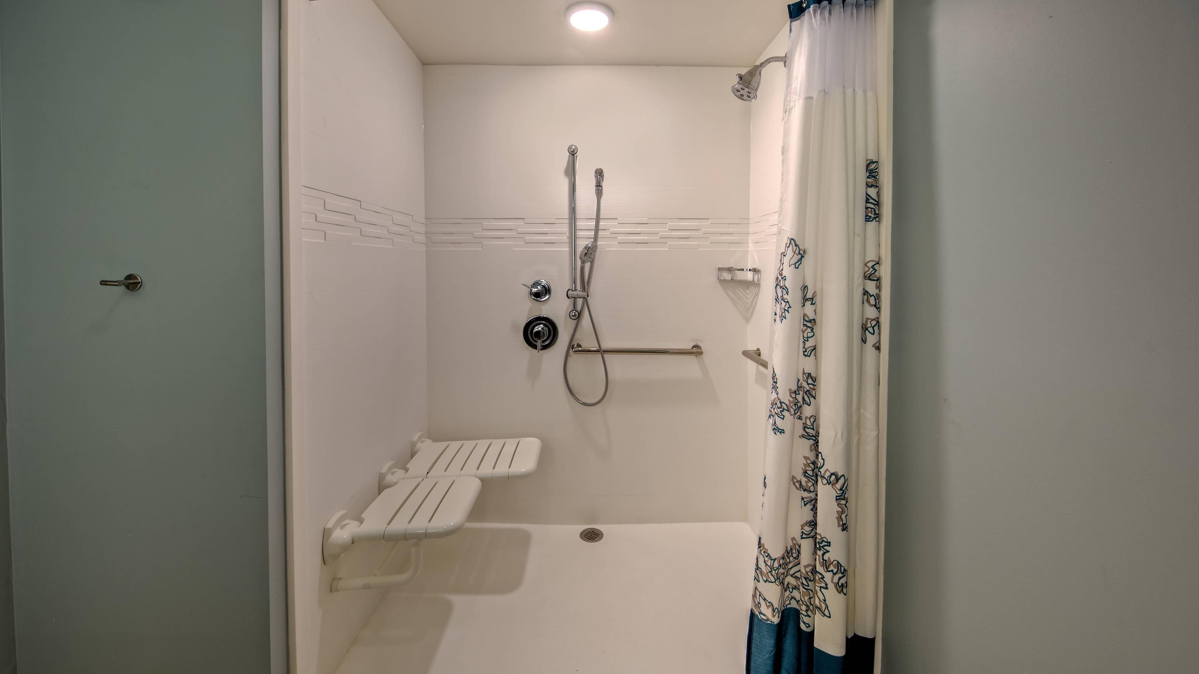King Studio Suite - Image 8
