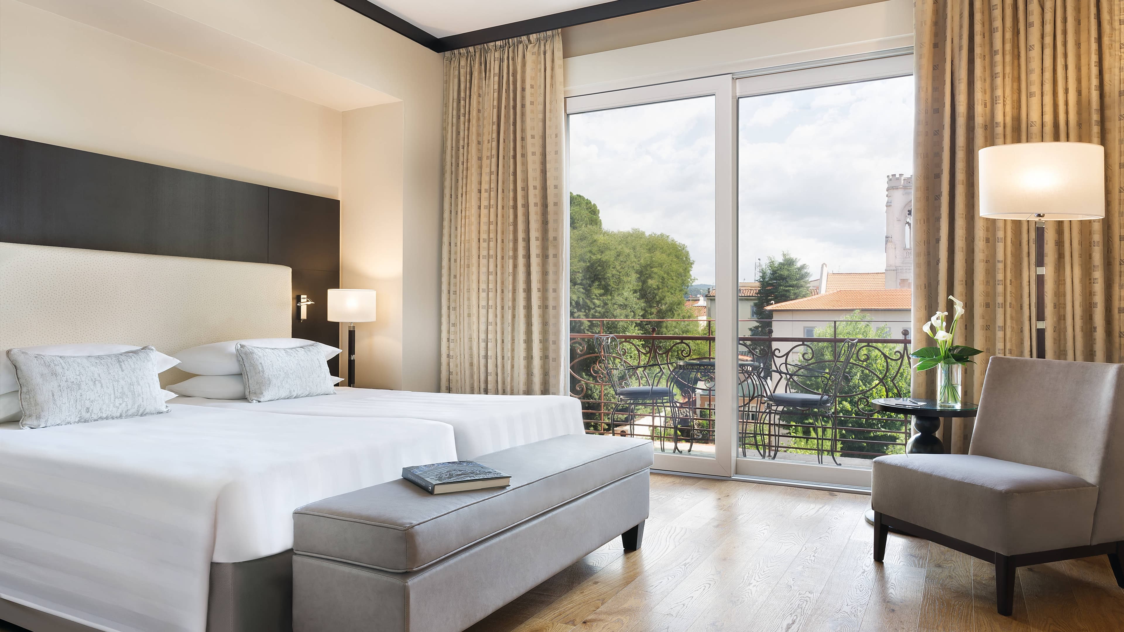 Sina Villa Medici, Autograph Collection - Image 2