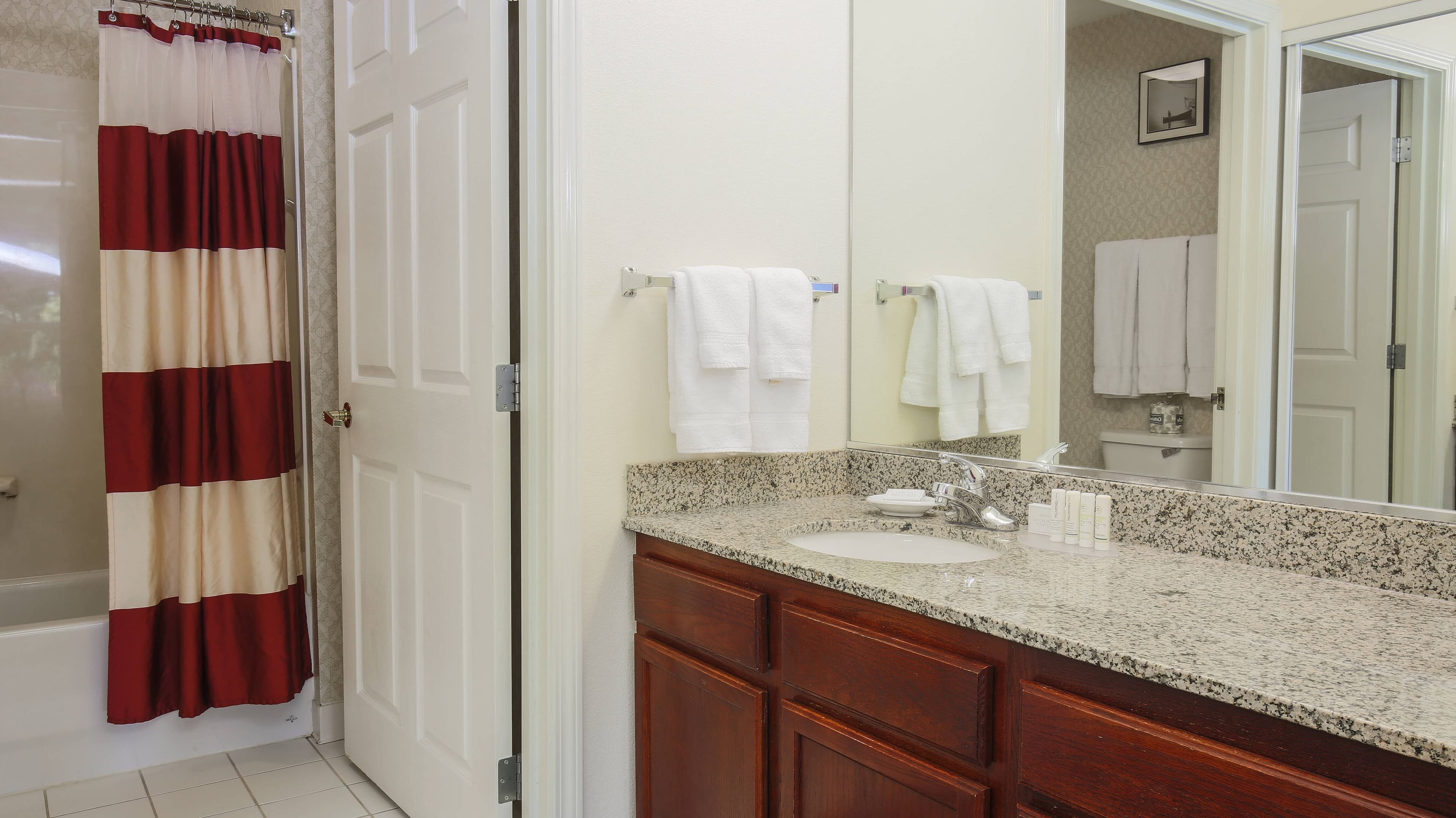 1 Bedroom Suite - Image 5