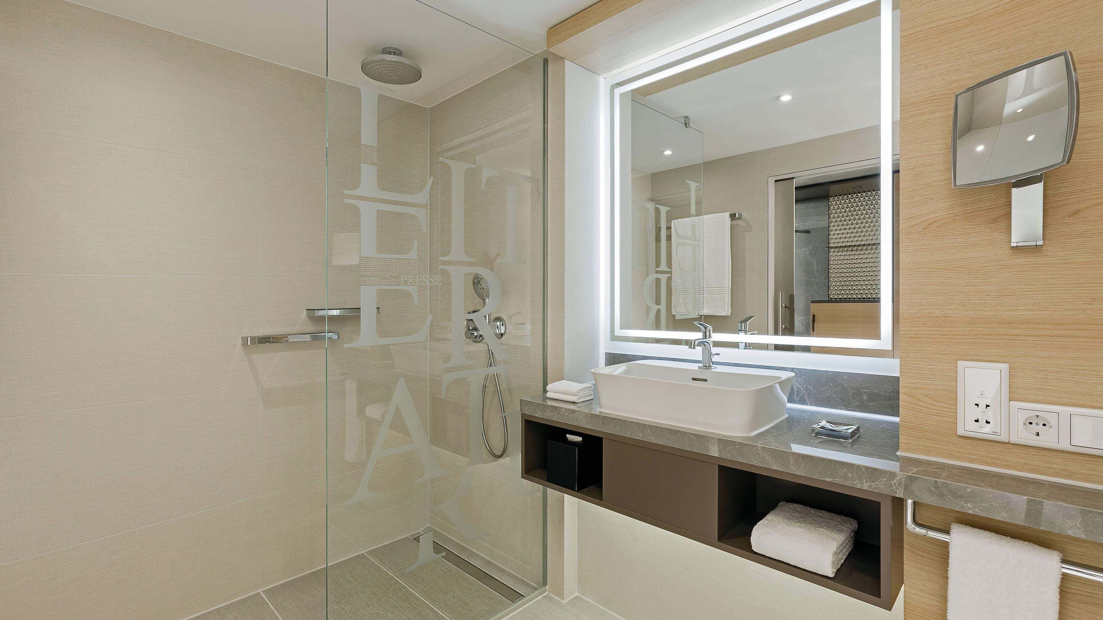 Frankfurt Airport Marriott Hotel — 14