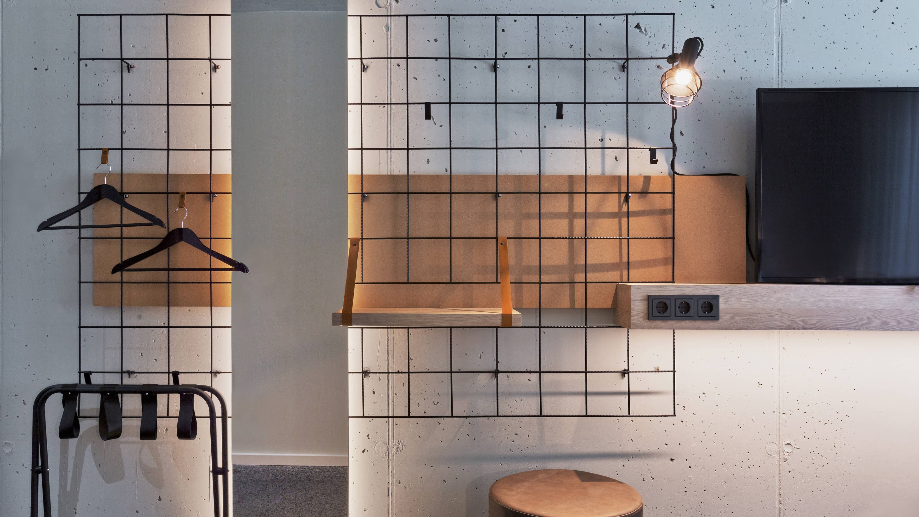 Moxy Frankfurt City Center — 8
