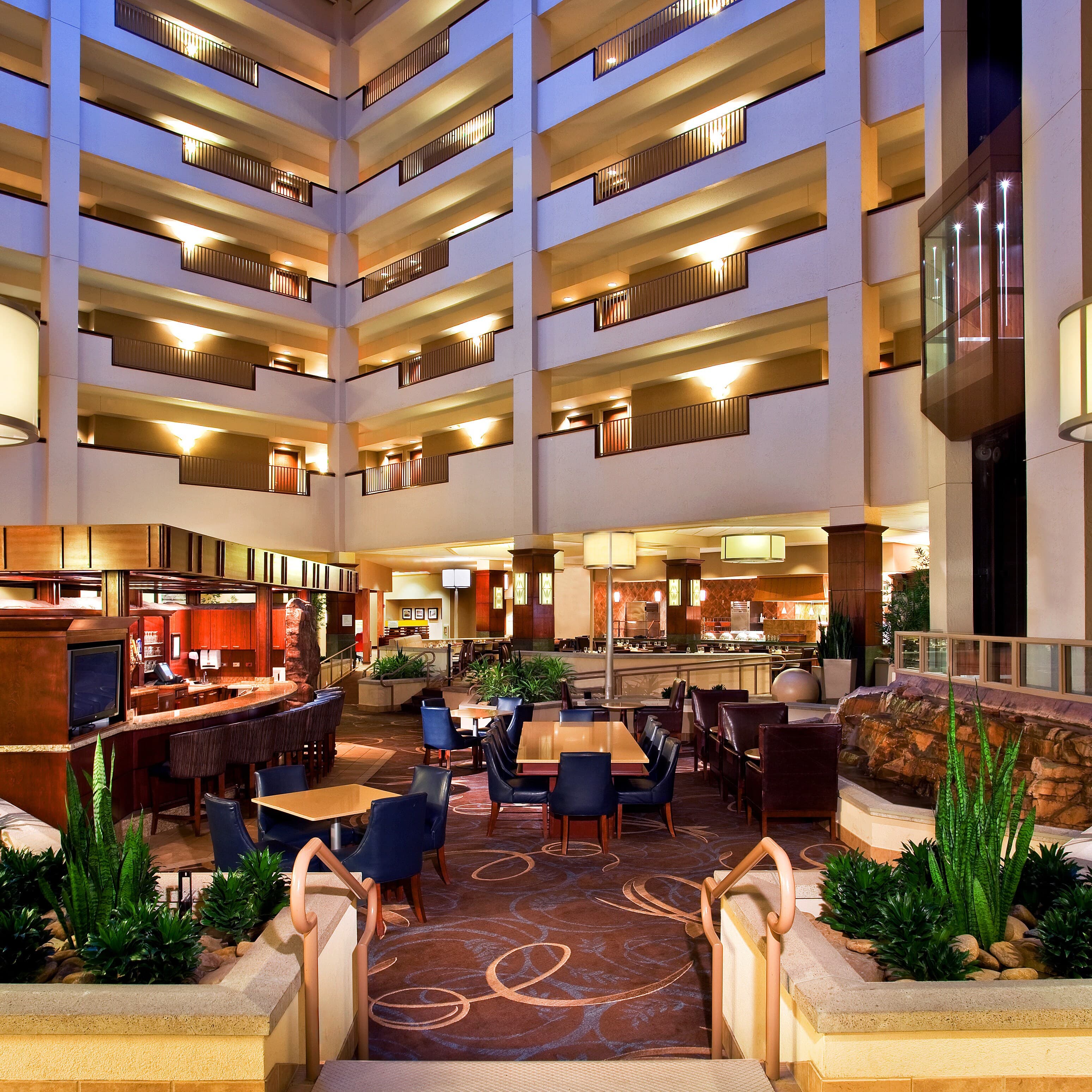 Sheraton Sioux Falls Hotel & Convention Center - Image 1