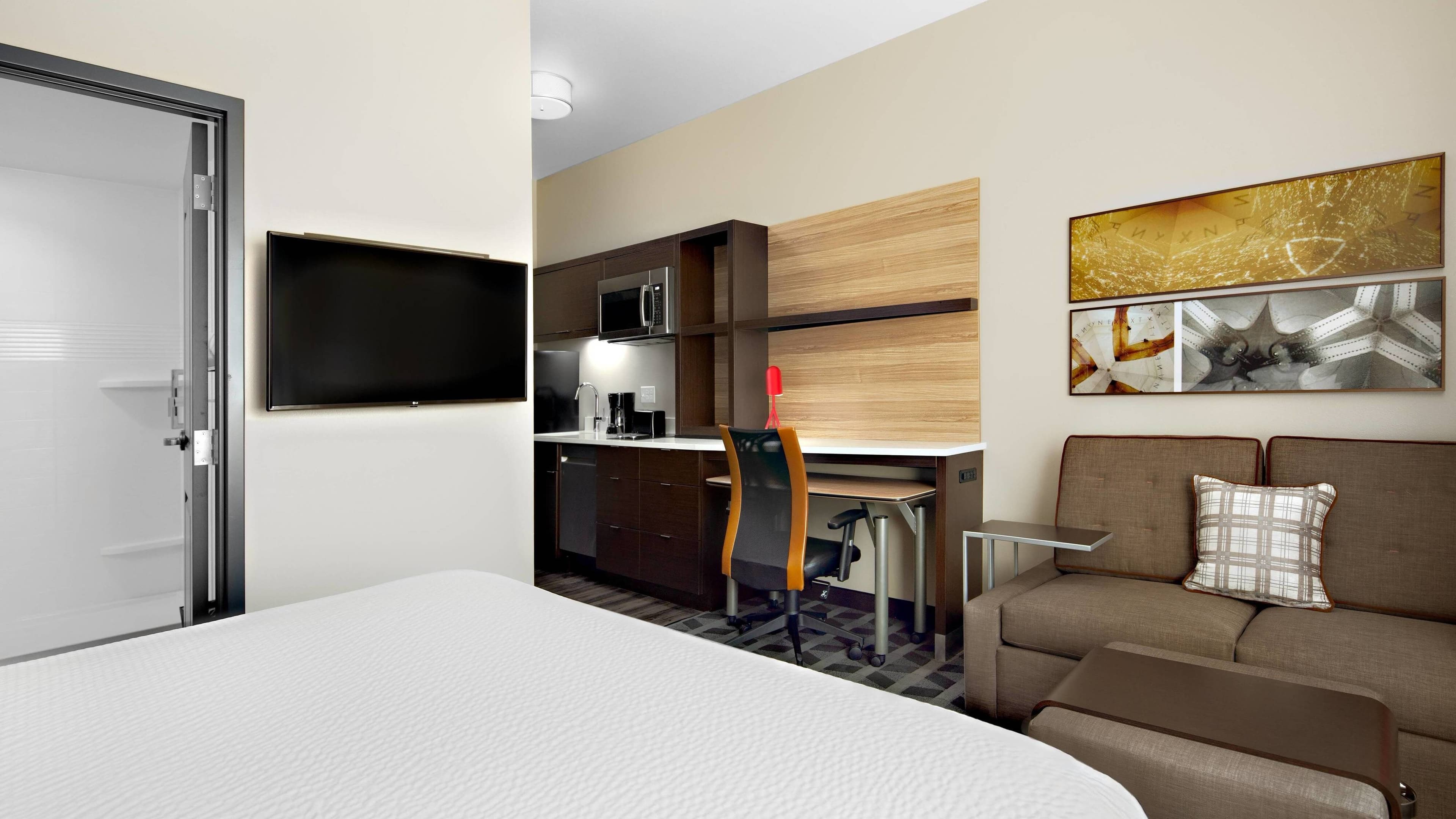 TownePlace Suites Loveland Fort Collins - Image 2