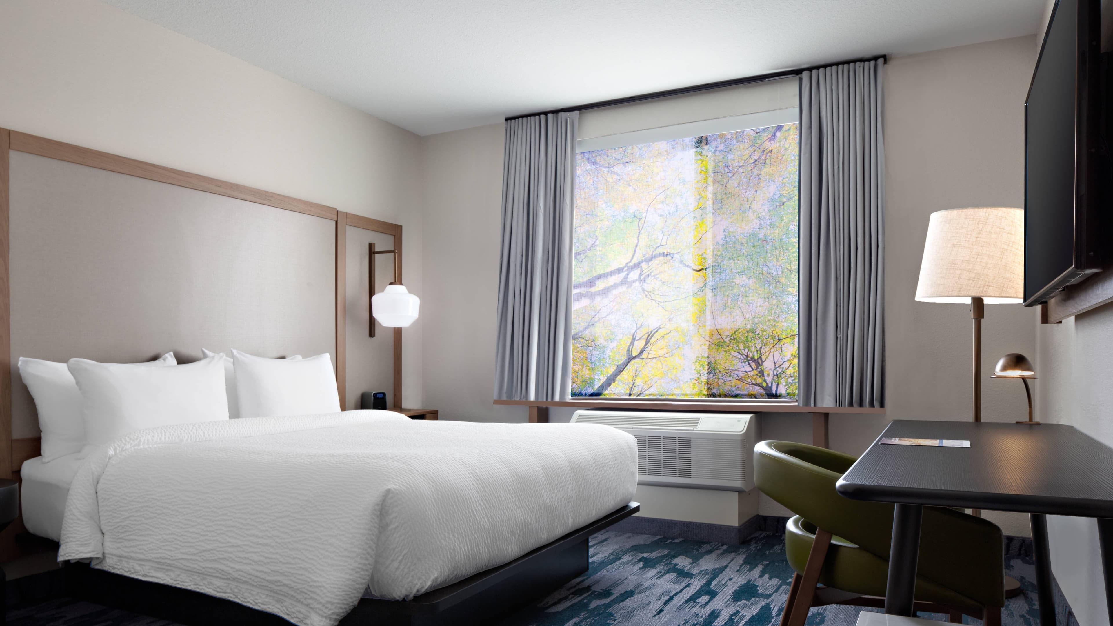 Fairfield Inn & Suites Fayetteville - Image 2