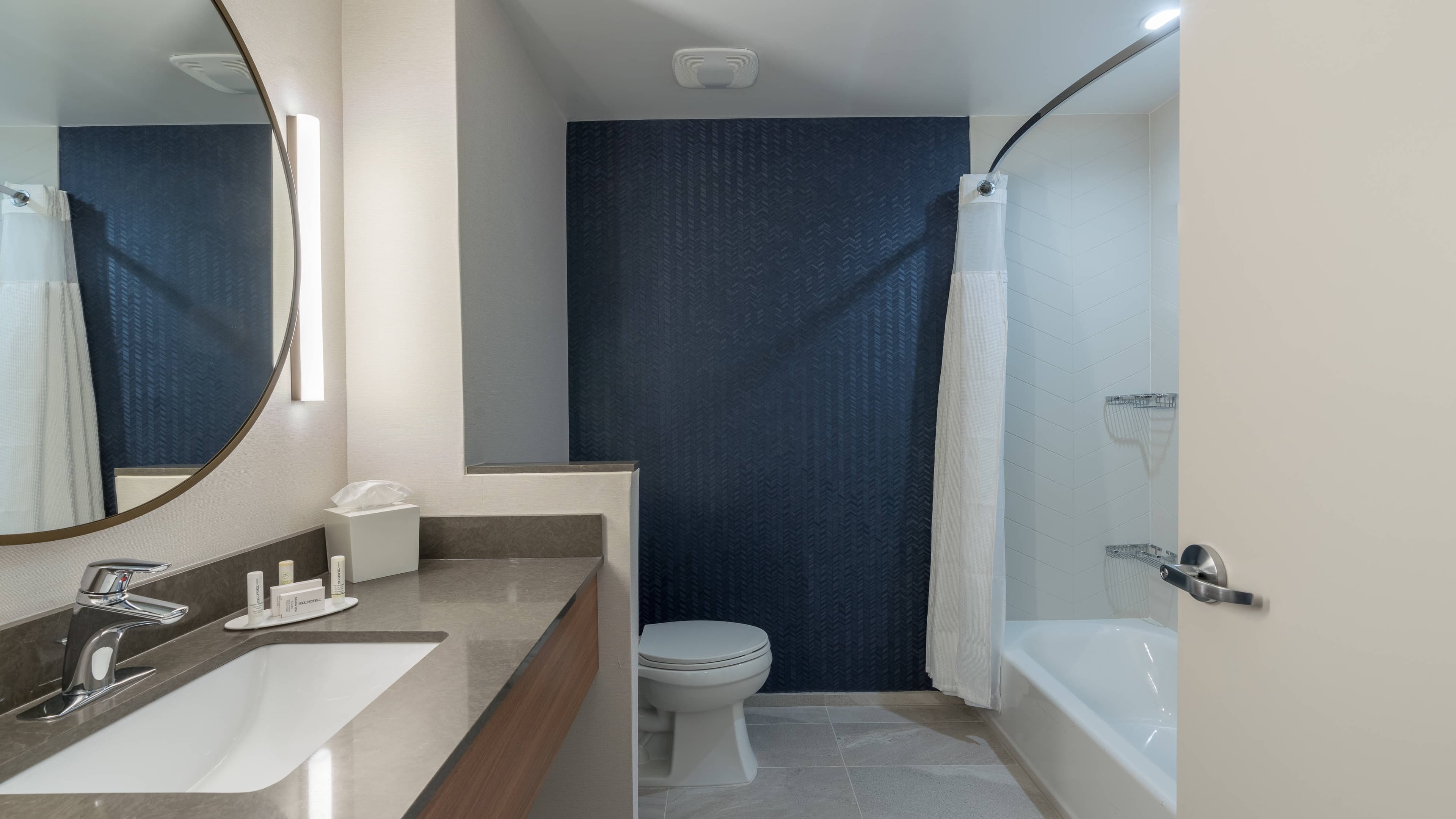 Fairfield Inn & Suites Gainesville I-75 — 9