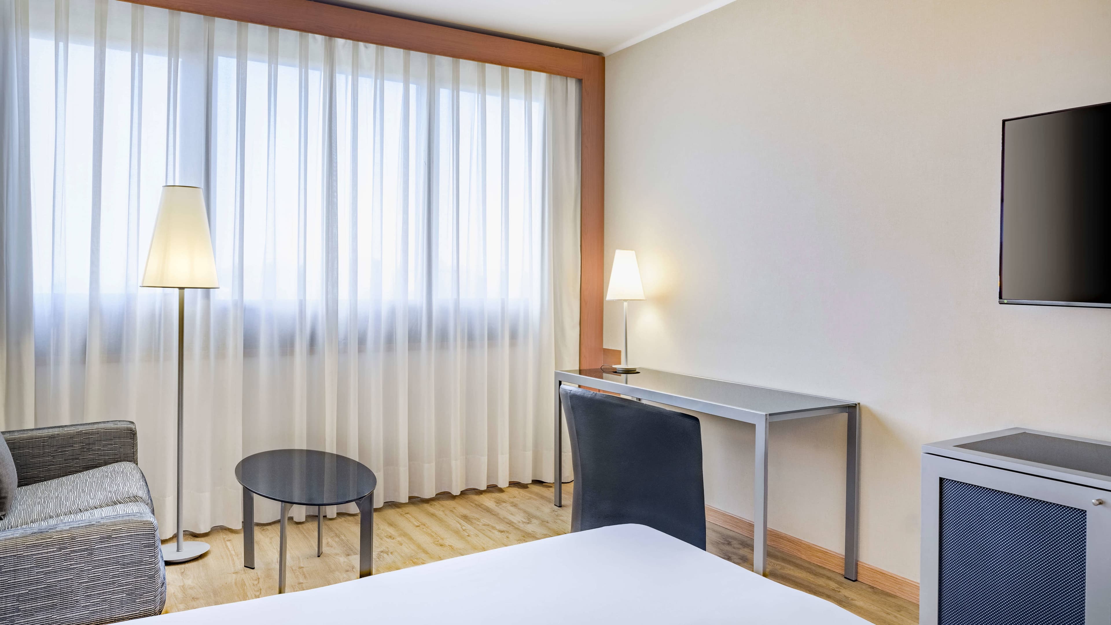 Standard King - Image 2