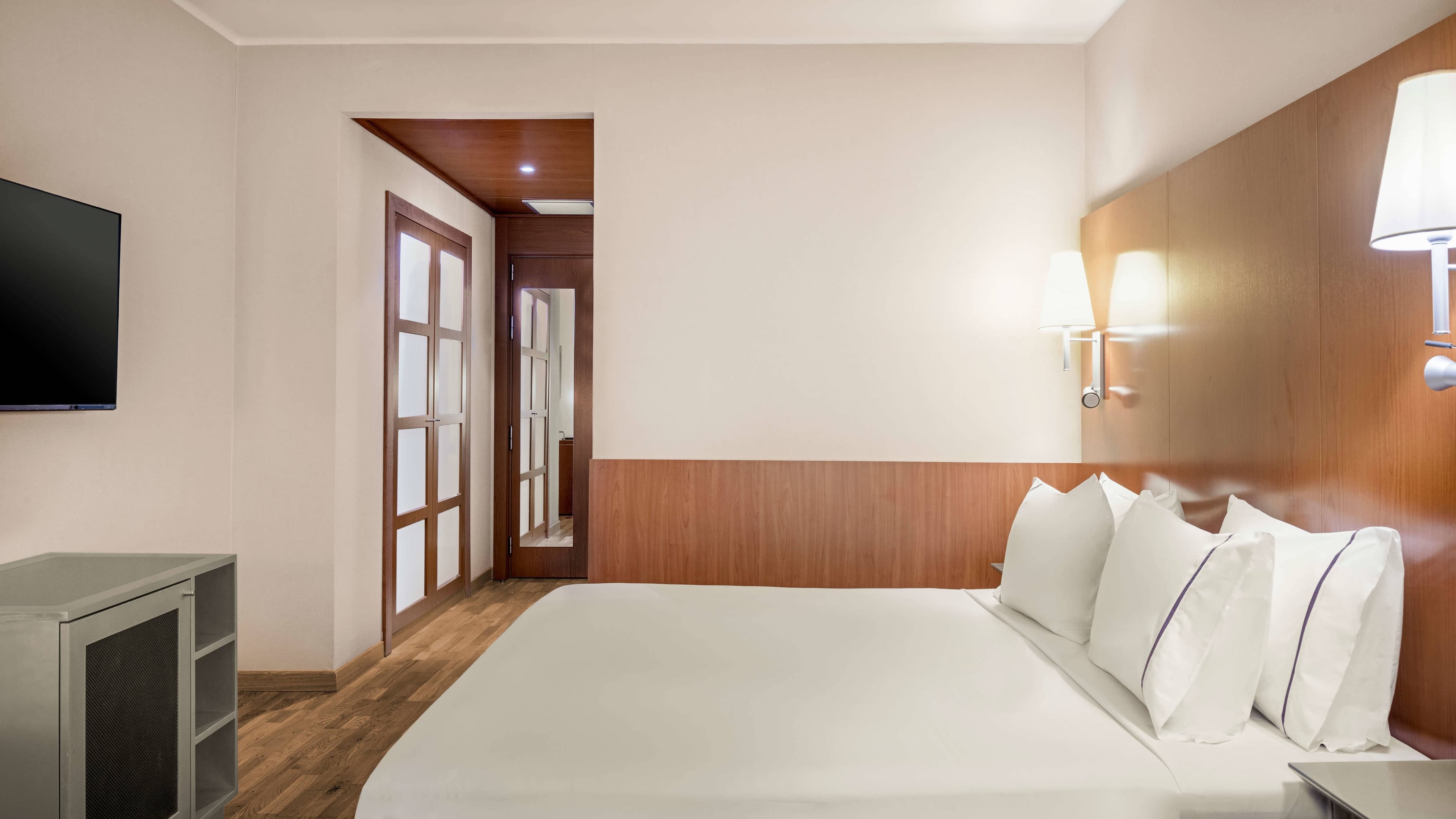 Standard King - Image 1