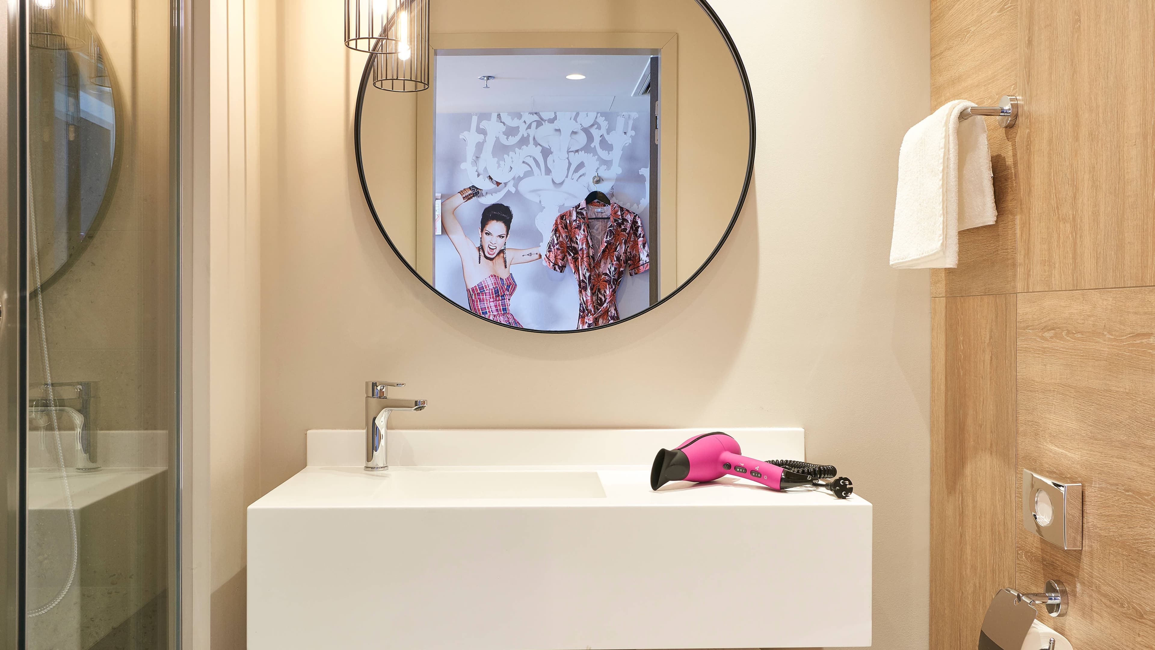 Moxy Queen Standard - Image 7
