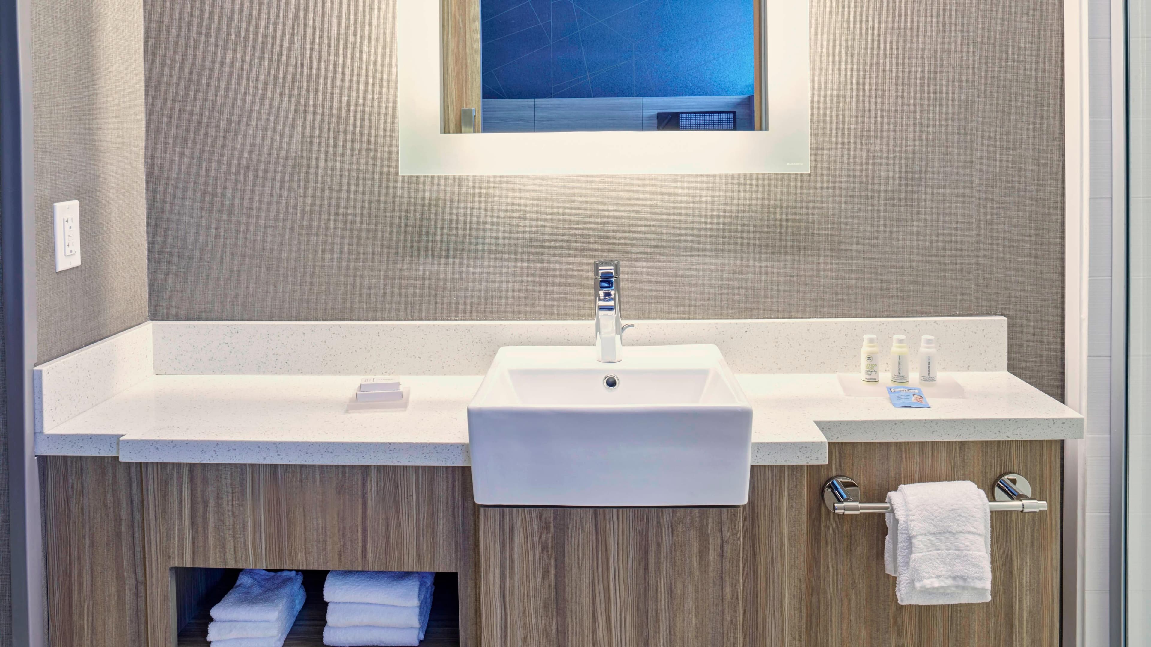 SpringHill Suites Grand Rapids West — 10