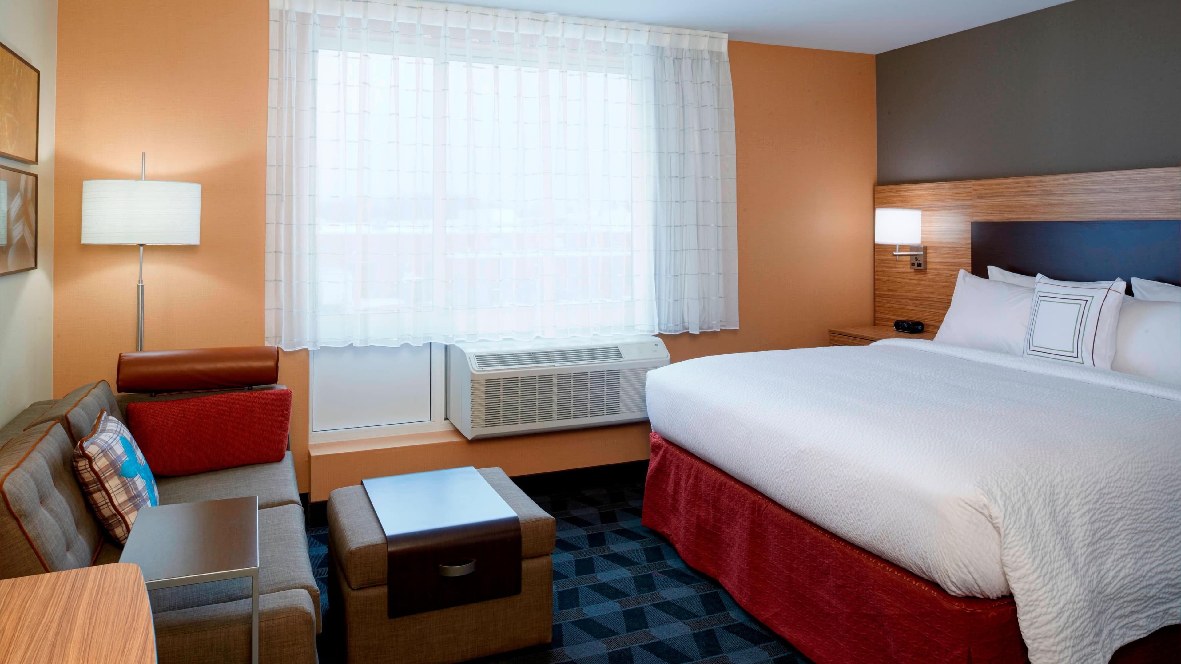 TownePlace Suites Grand Rapids Airport - Image 2
