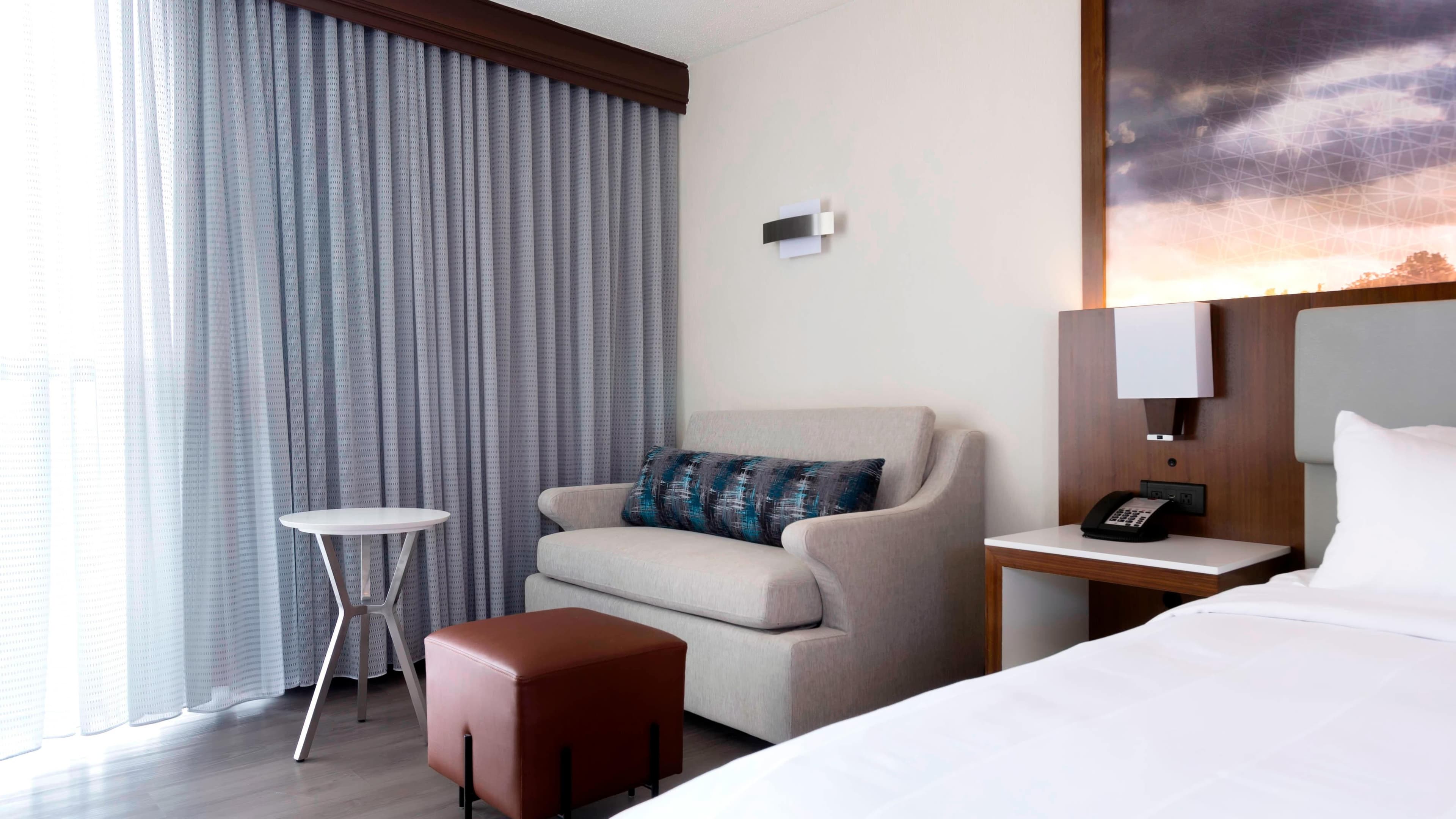 Holiday Inn Express Burlington — 7