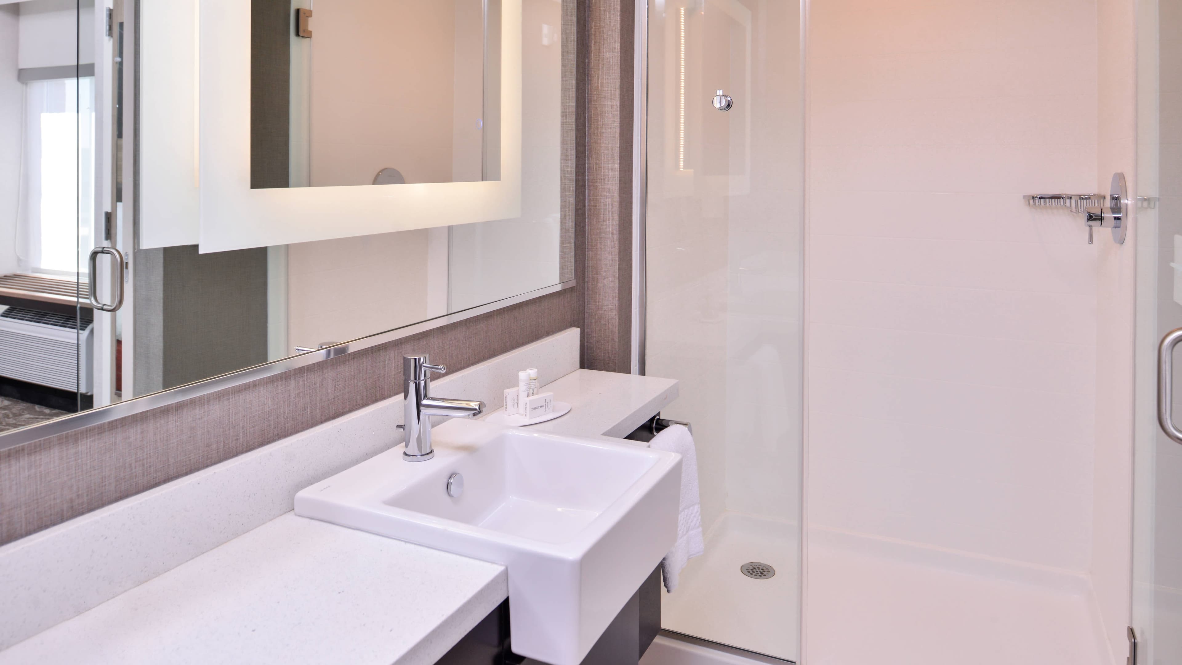 SpringHill Suites Greensboro Airport - Image 5