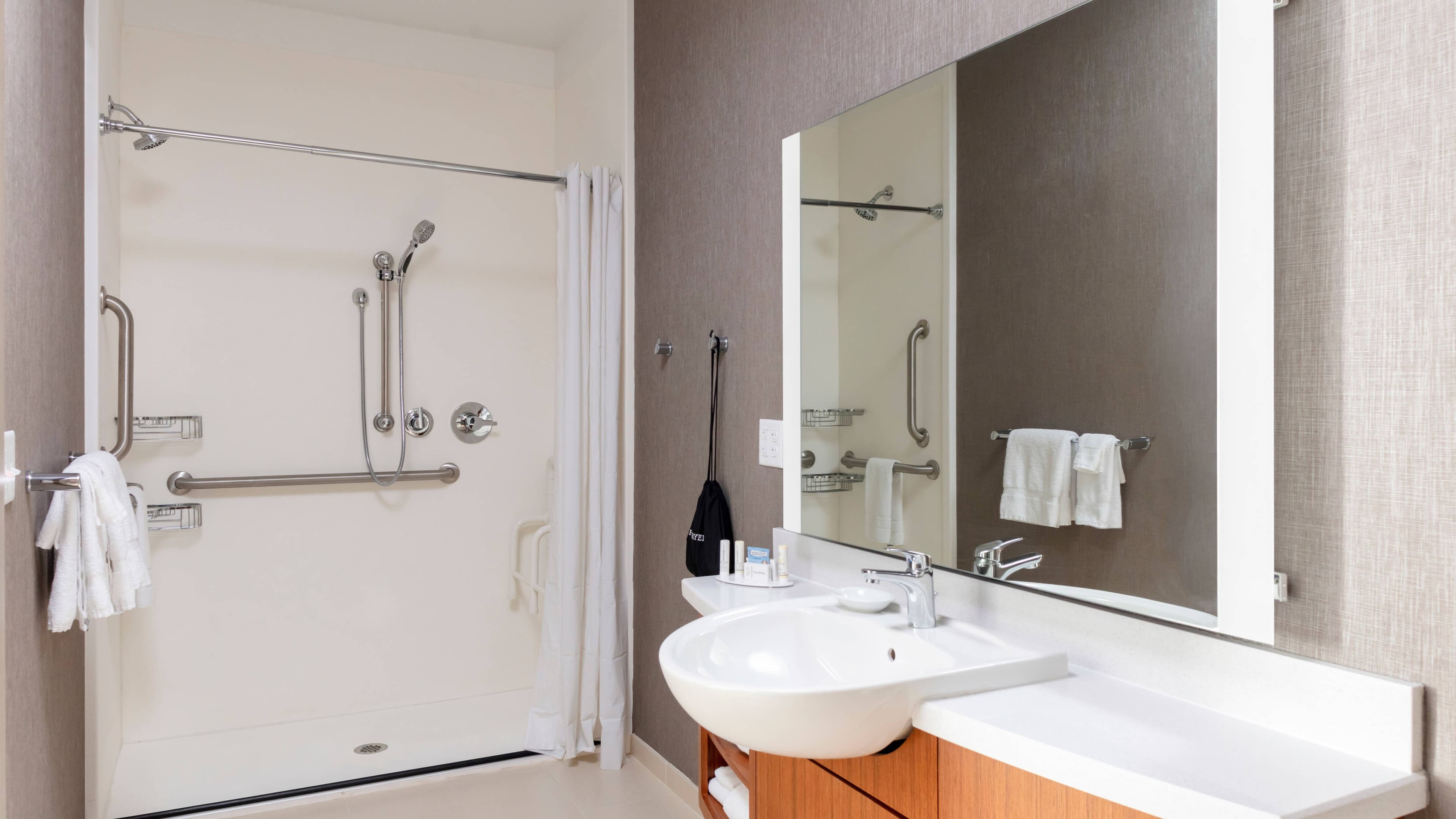 SpringHill Suites Great Falls - Image 4
