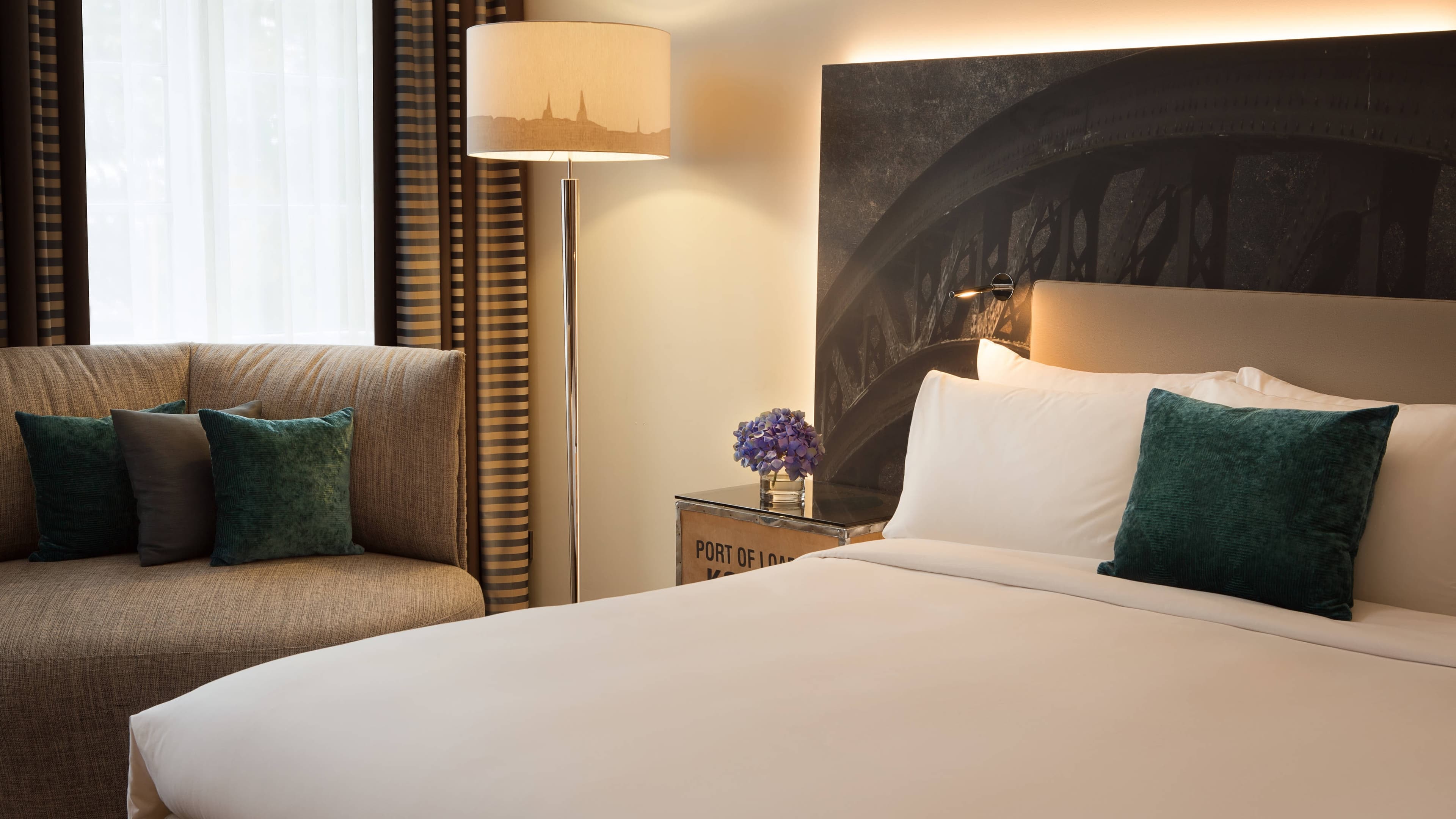 Renaissance Hamburg Hotel — 7