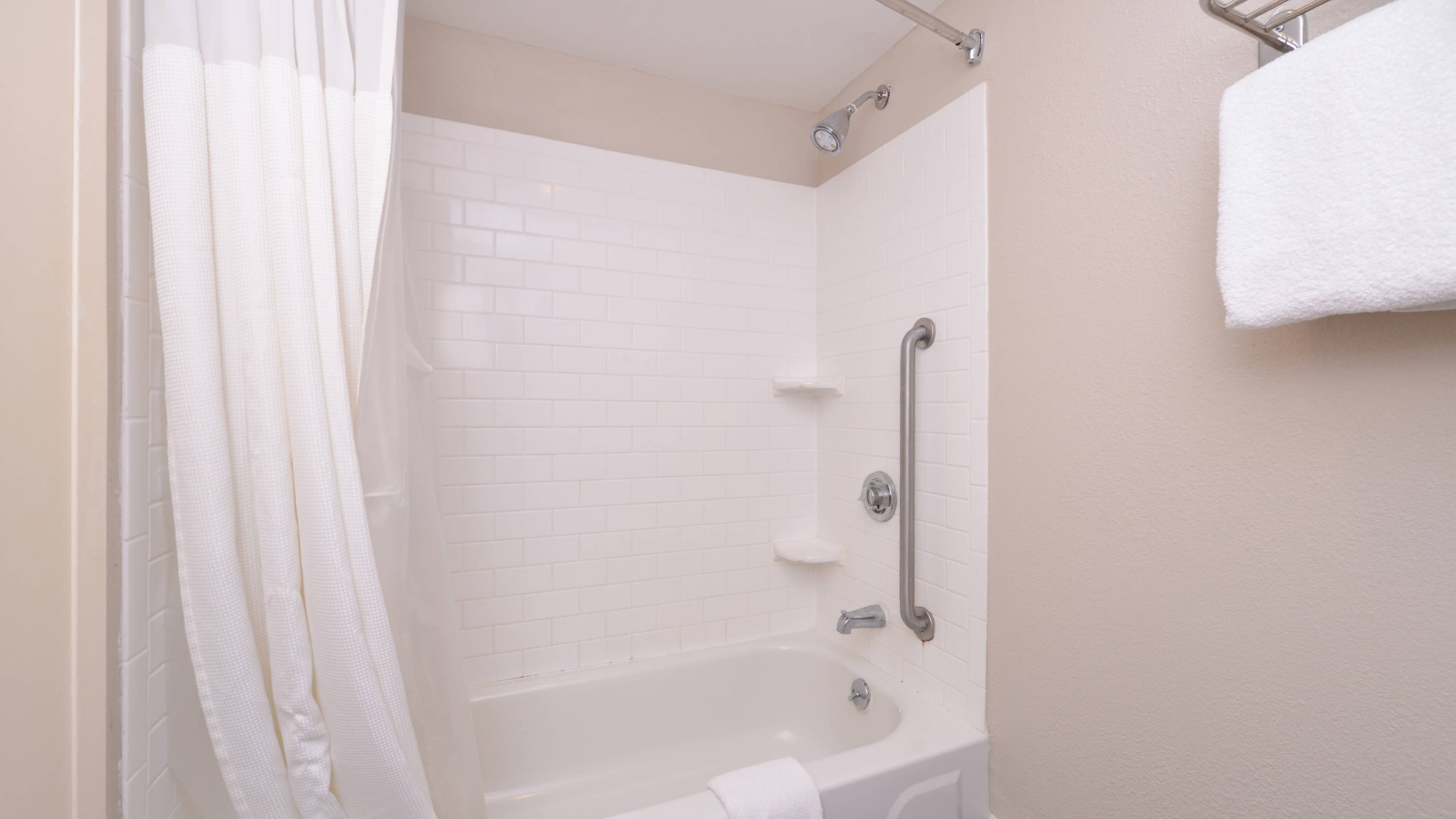 Fairfield Inn & Suites Hattiesburg — 11