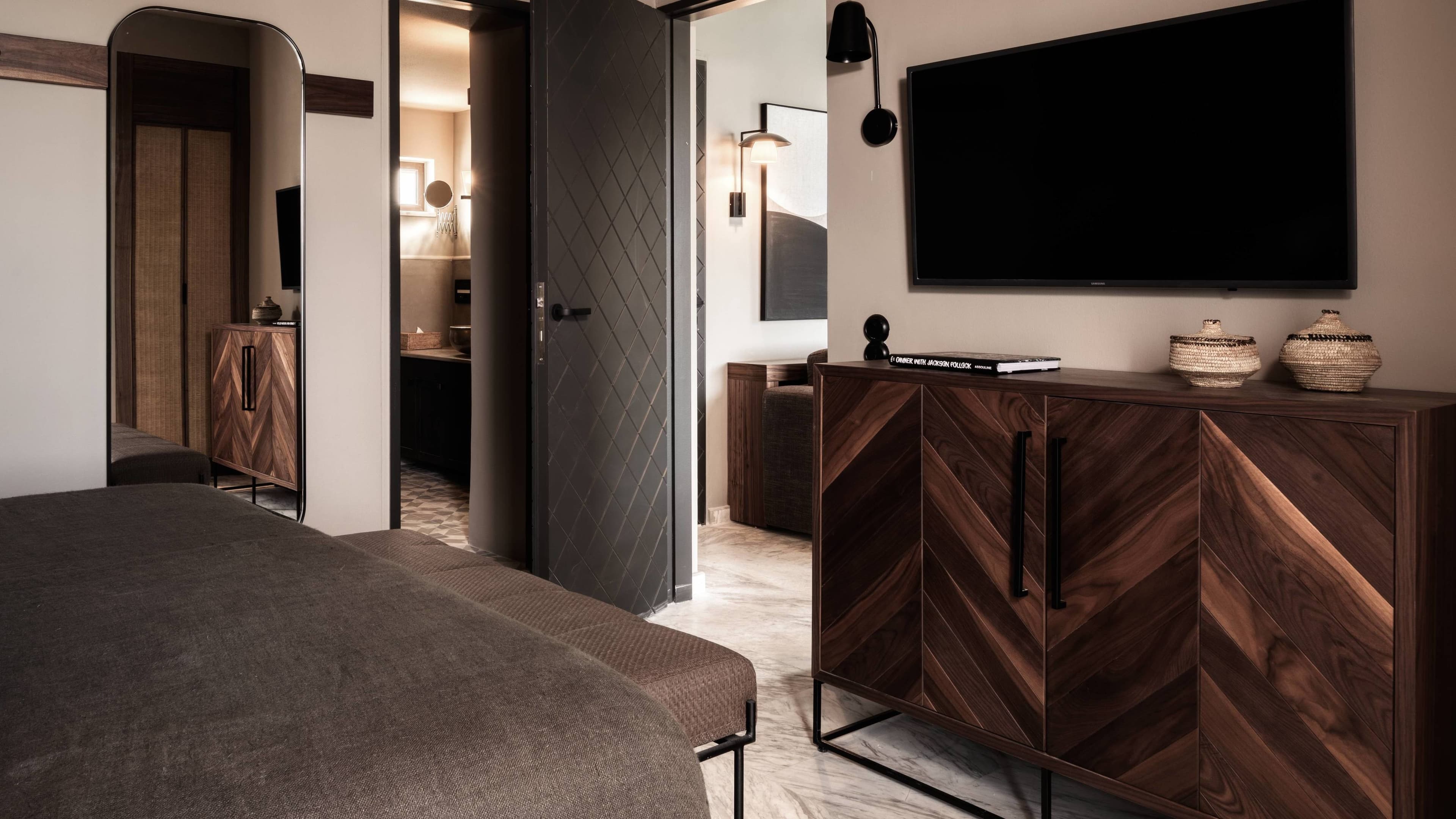 Premium - Image 6