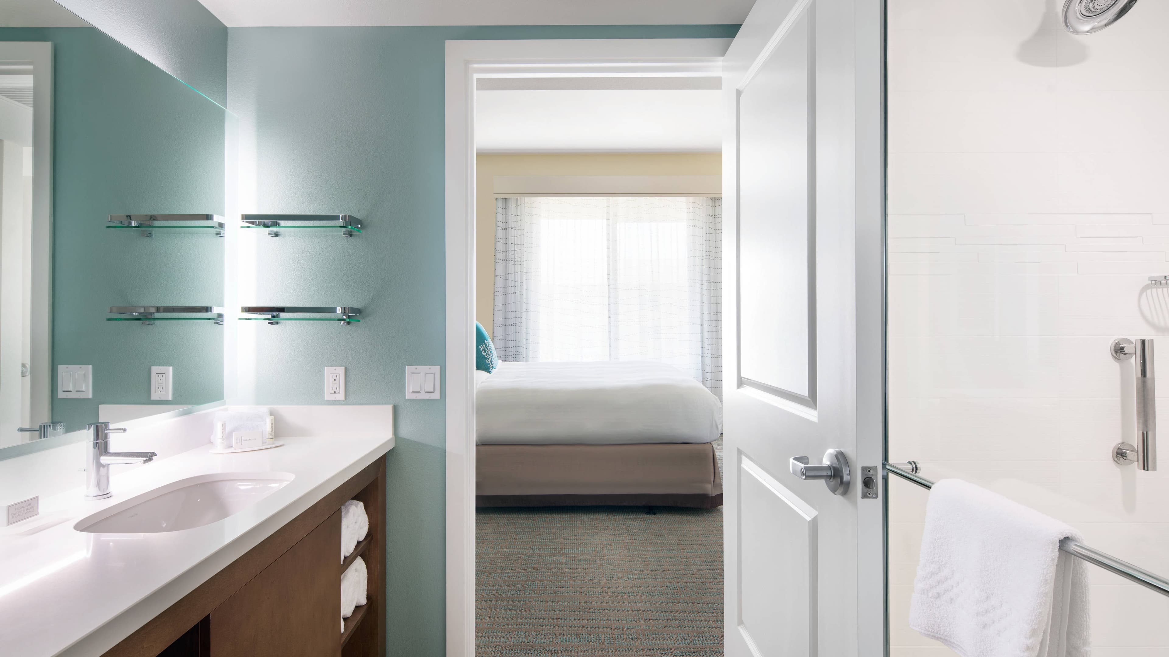 1 Bedroom Suite - Image 5