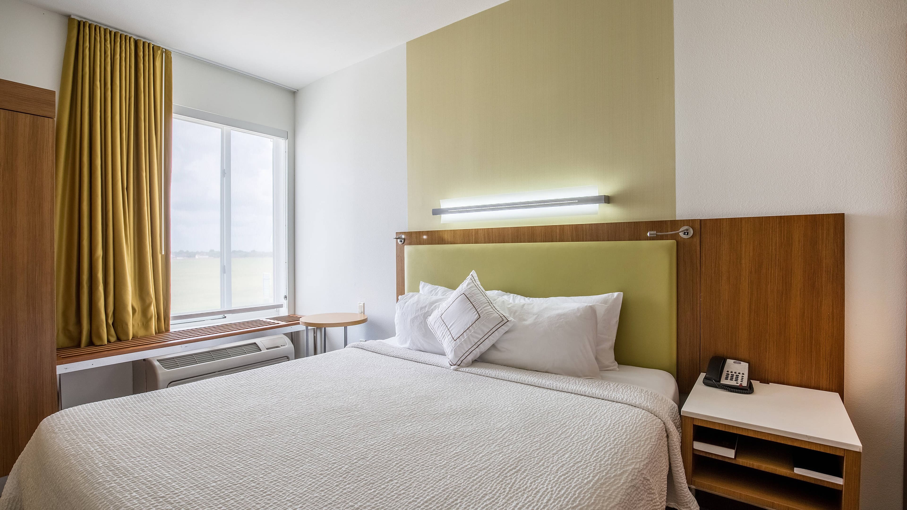 Suite - Image 1