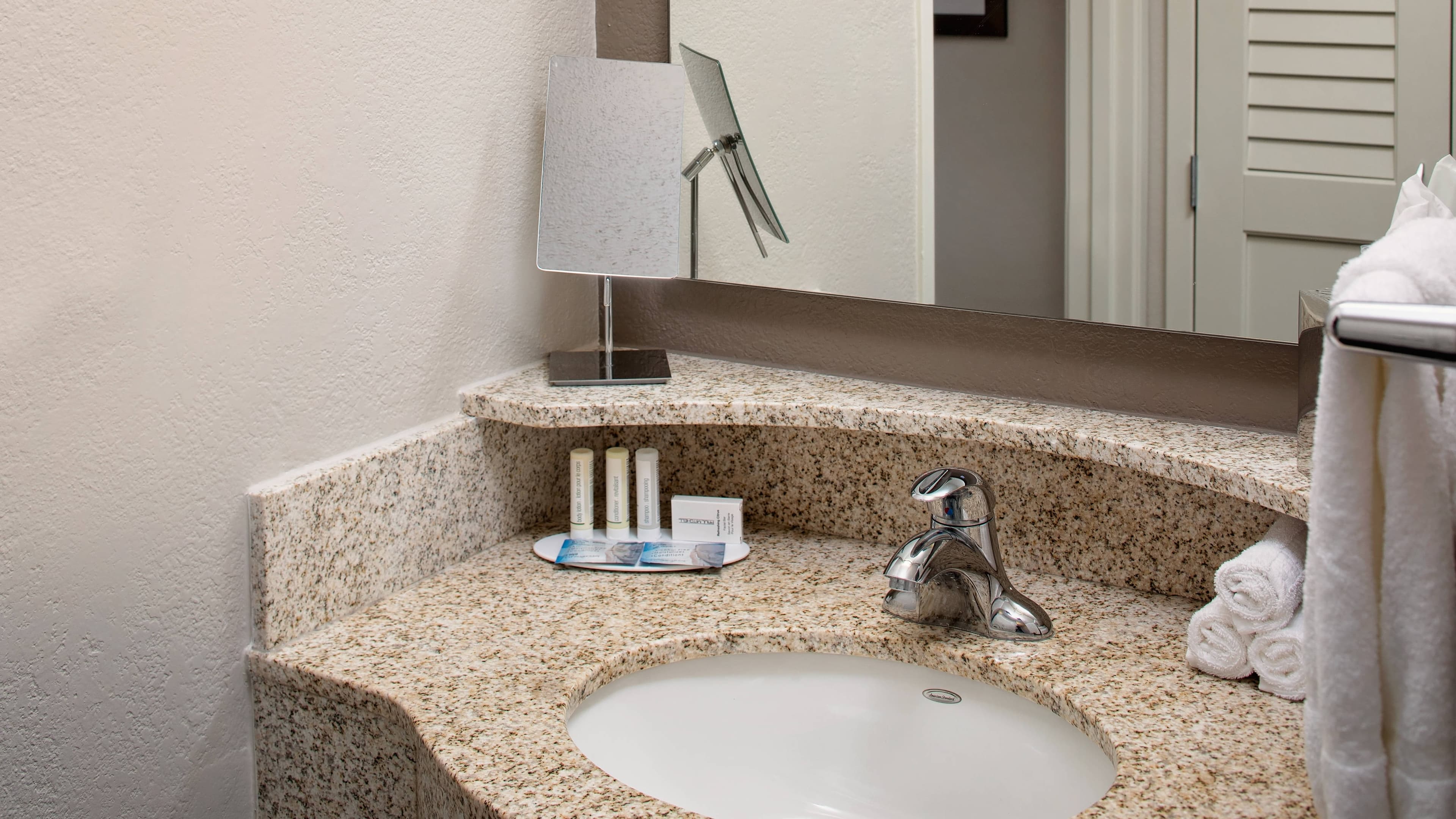 Courtyard Houston Westchase - Image 3