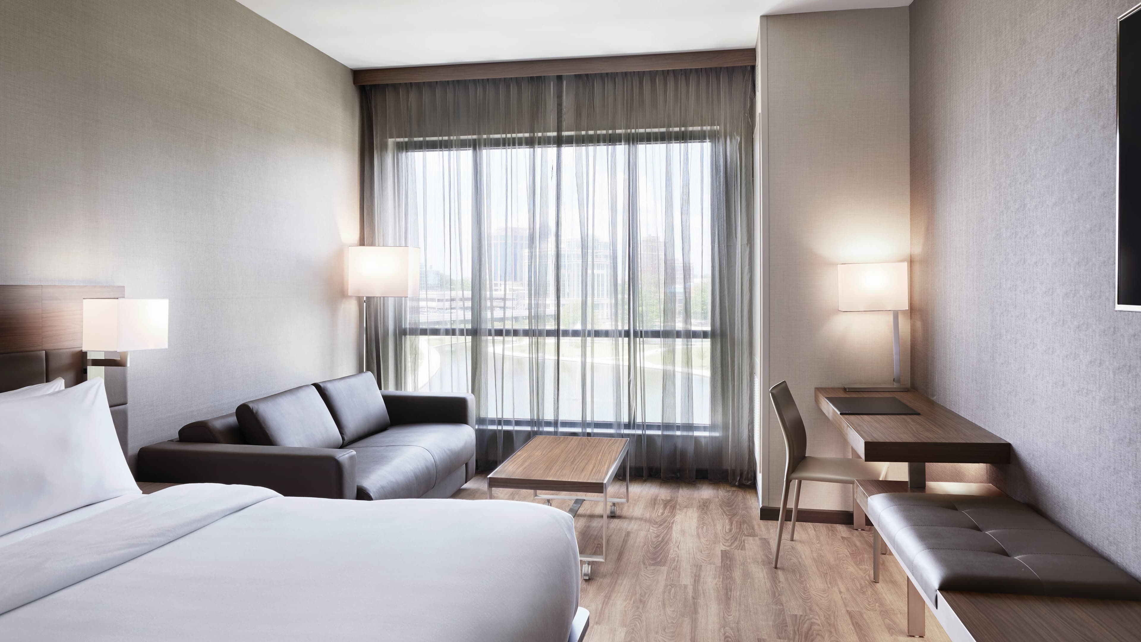 AC Hotel Huntsville Downtown - Image 4