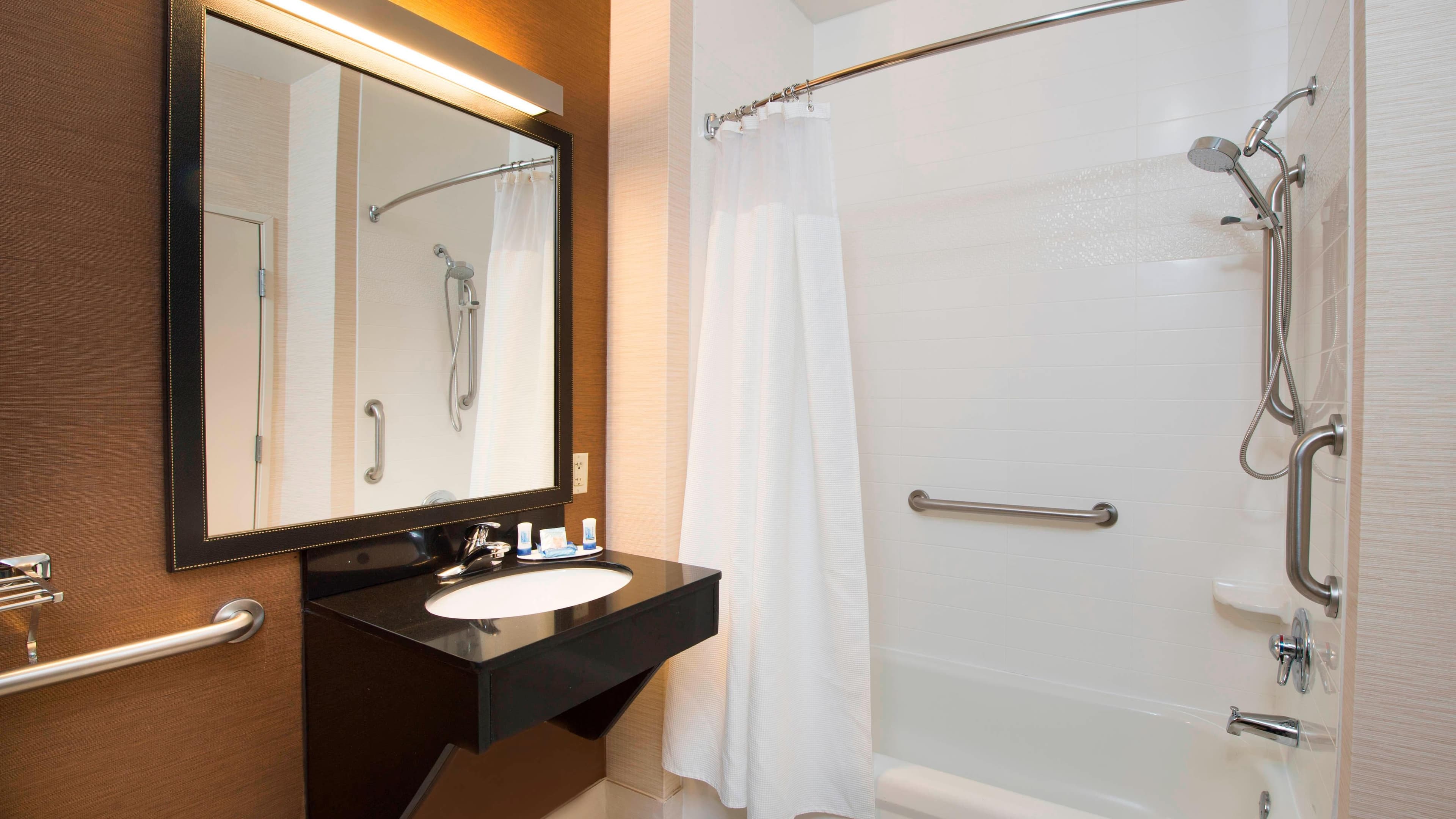 Fairfield Inn Huntsville — 6