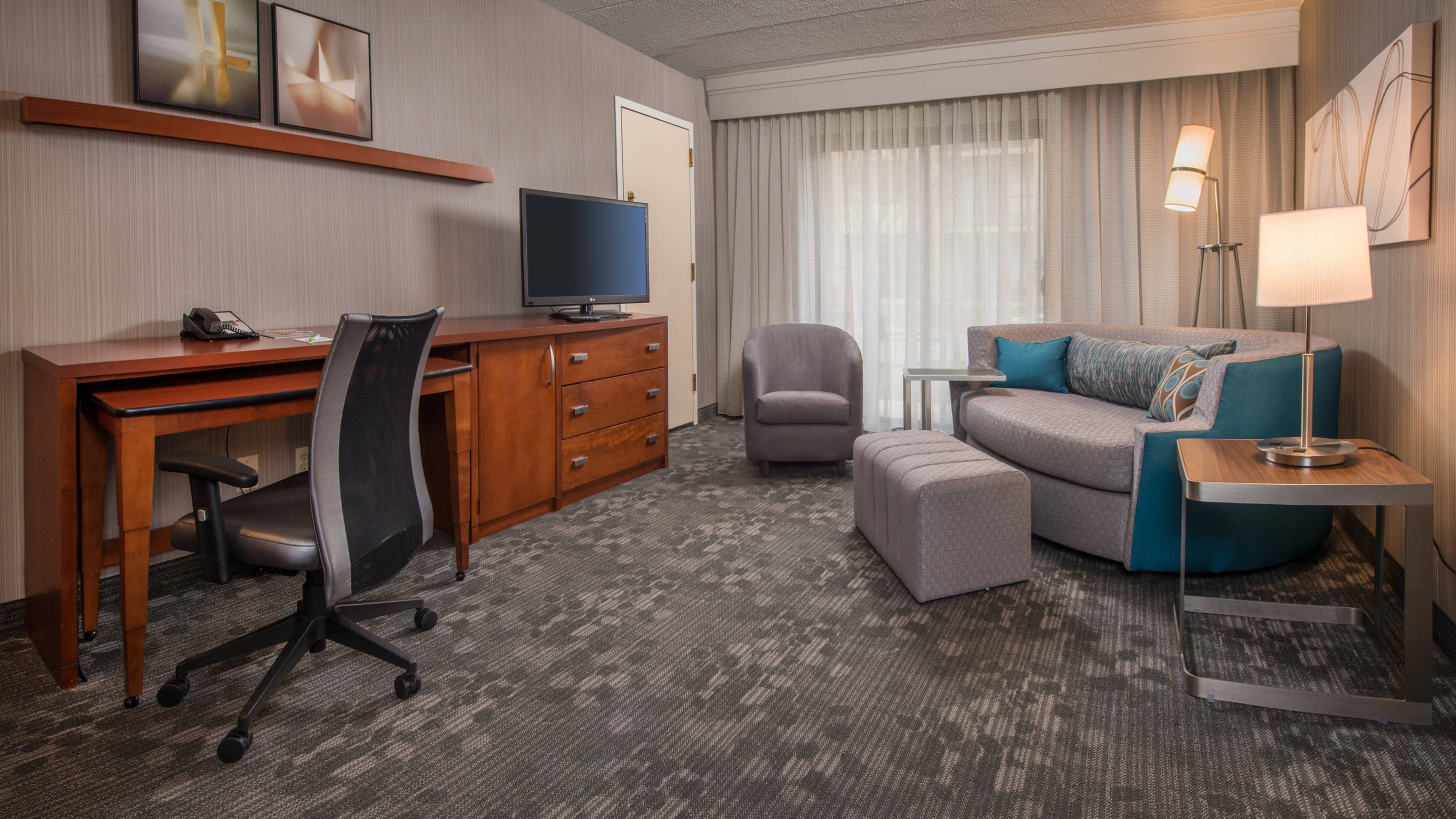 Courtyard Fairfax Fair Oaks - Image 2