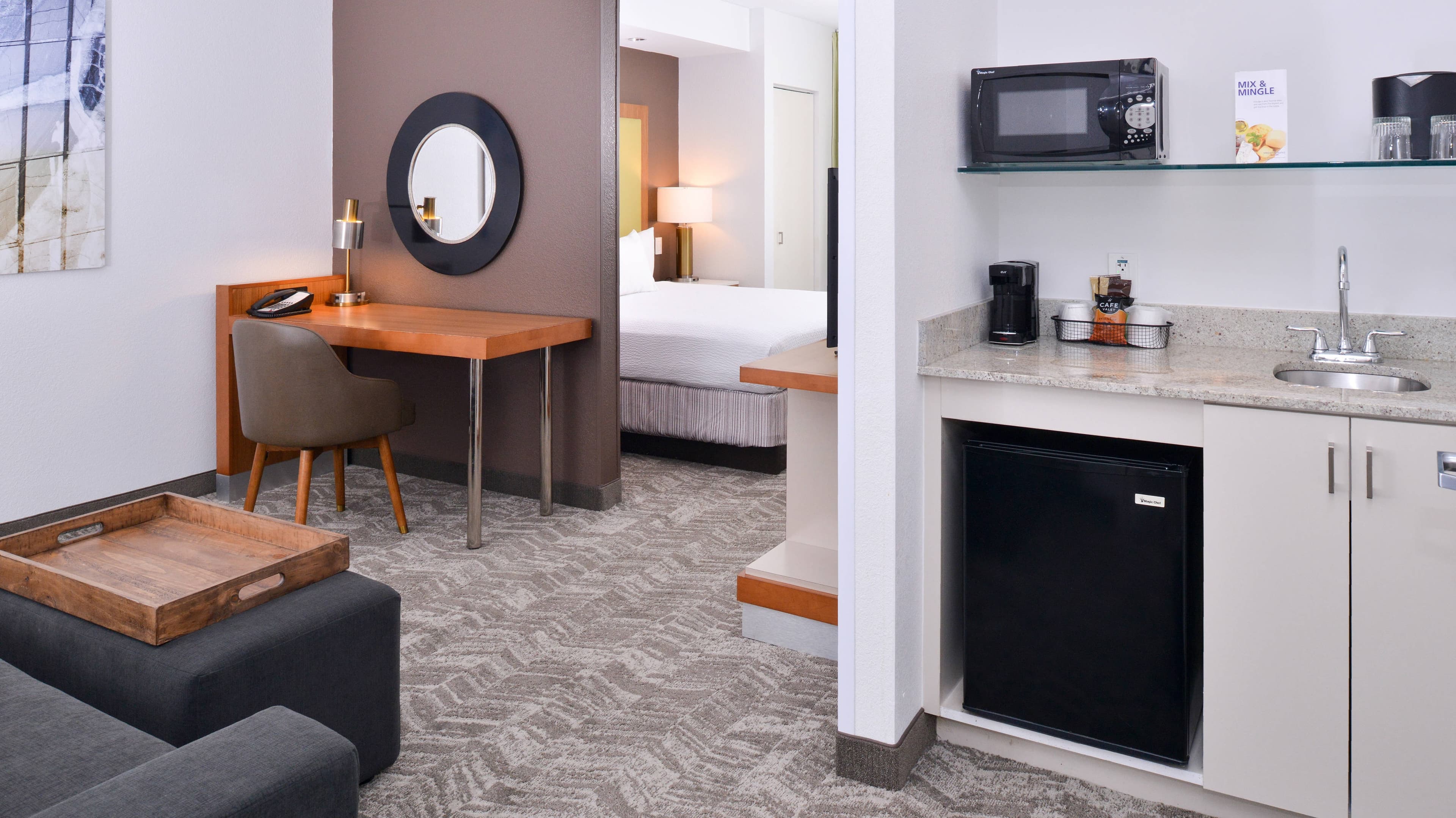 One King Bed Suite - Image 2