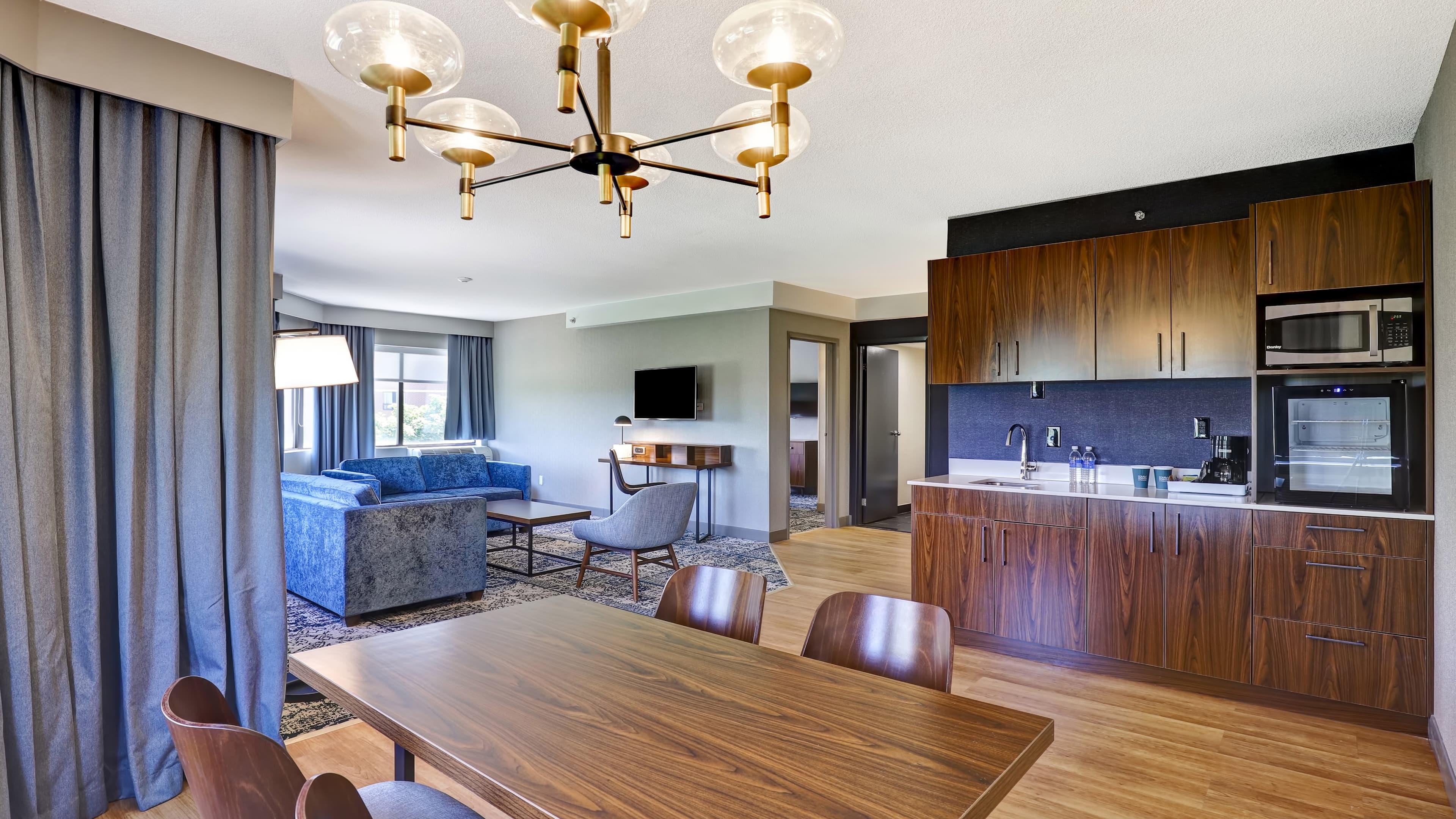 Four Points by Sheraton St. Catharines Niagara Suites — 8