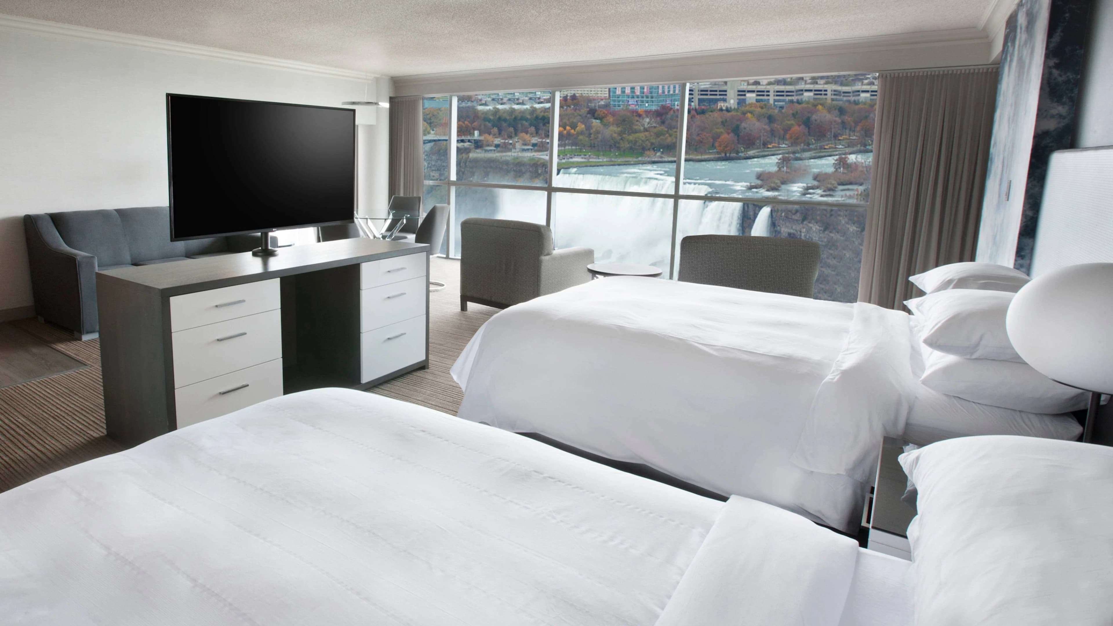 Niagara Falls Marriott on the Falls — 28