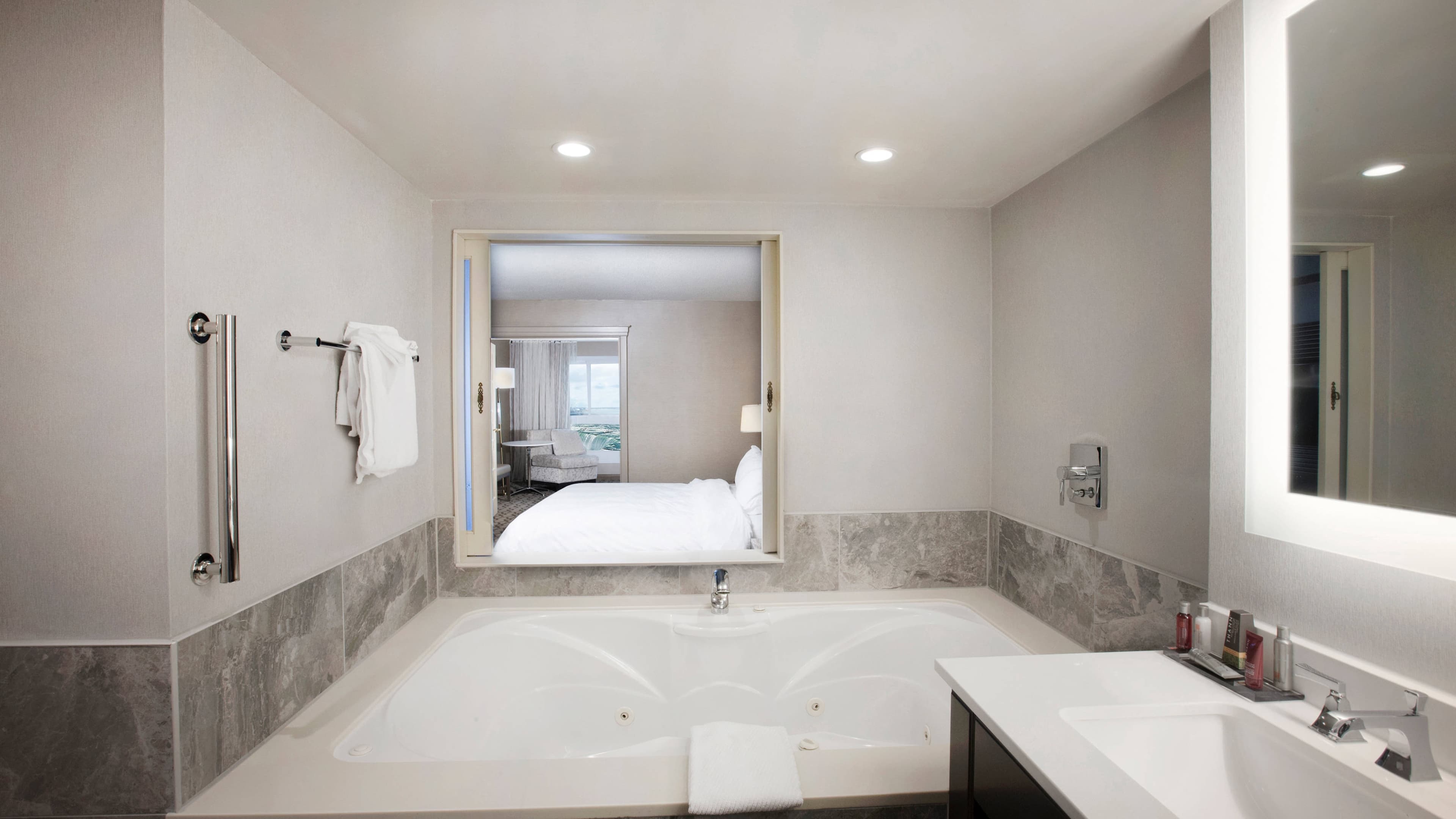 Niagara Falls Marriott Fallsview Hotel & Spa — 33